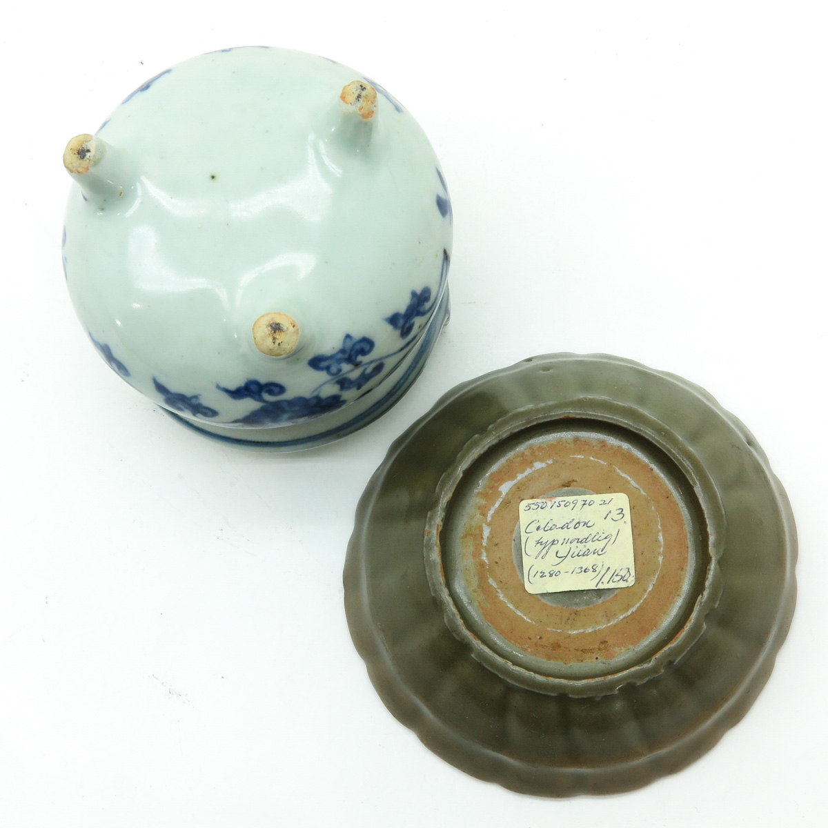A Blue and White Decor Censer with Celadon Tray - Image 6 of 6