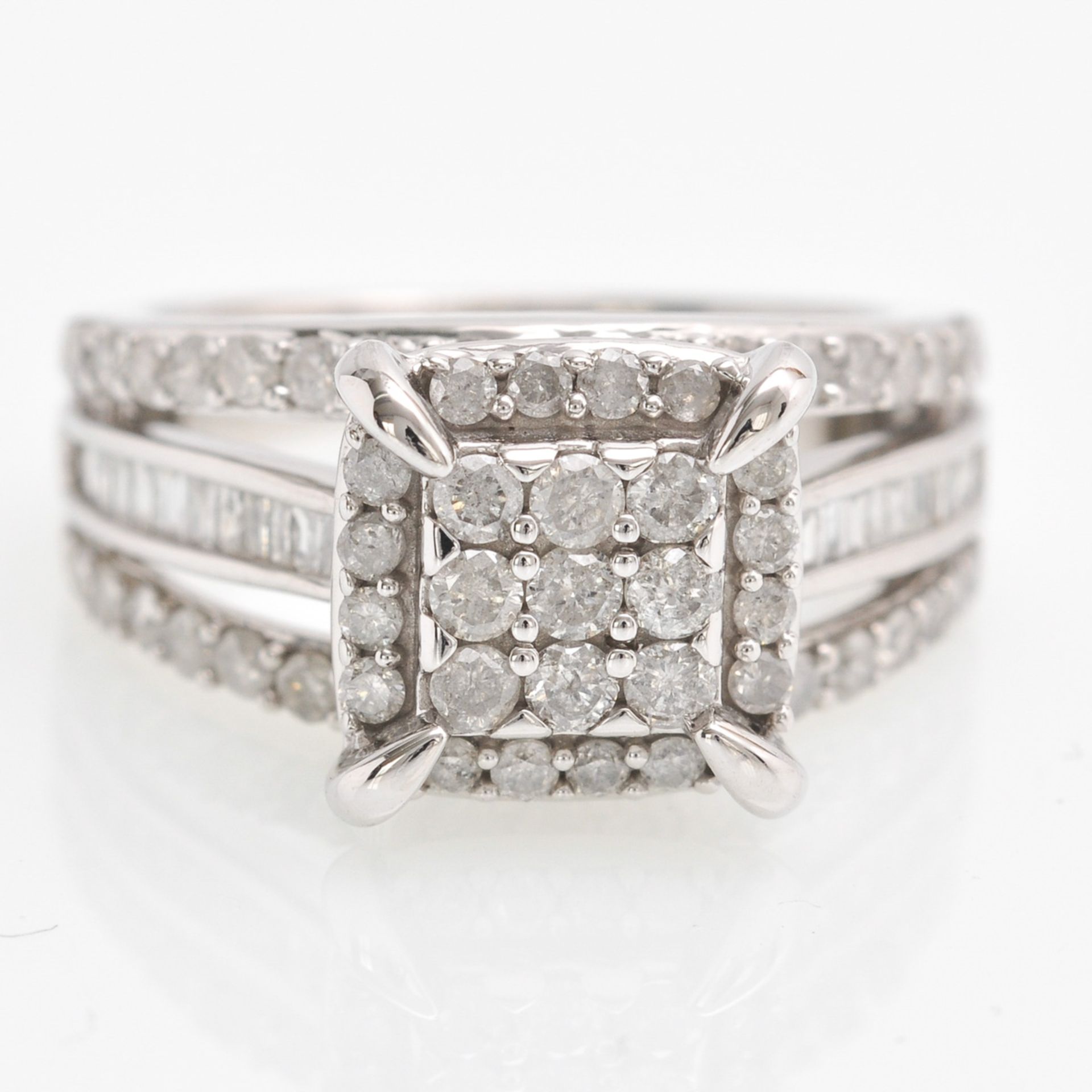 A 10KWG Ladies Diamond Ring Approximately 1.23 CTW