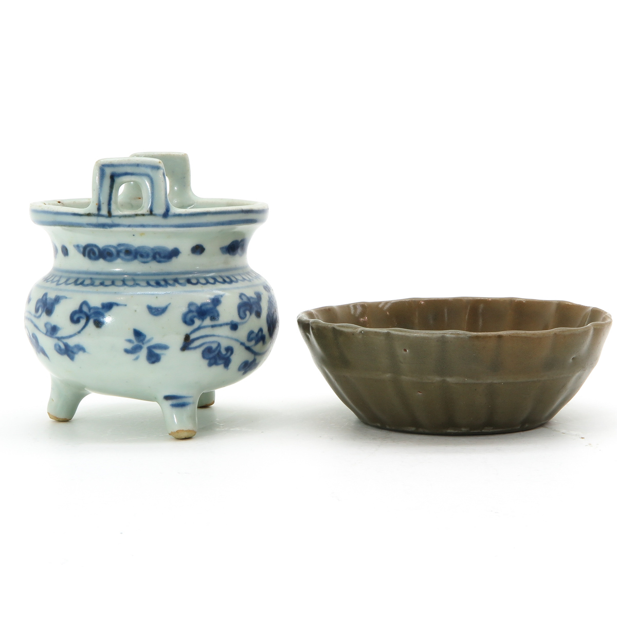A Blue and White Decor Censer with Celadon Tray - Image 4 of 6