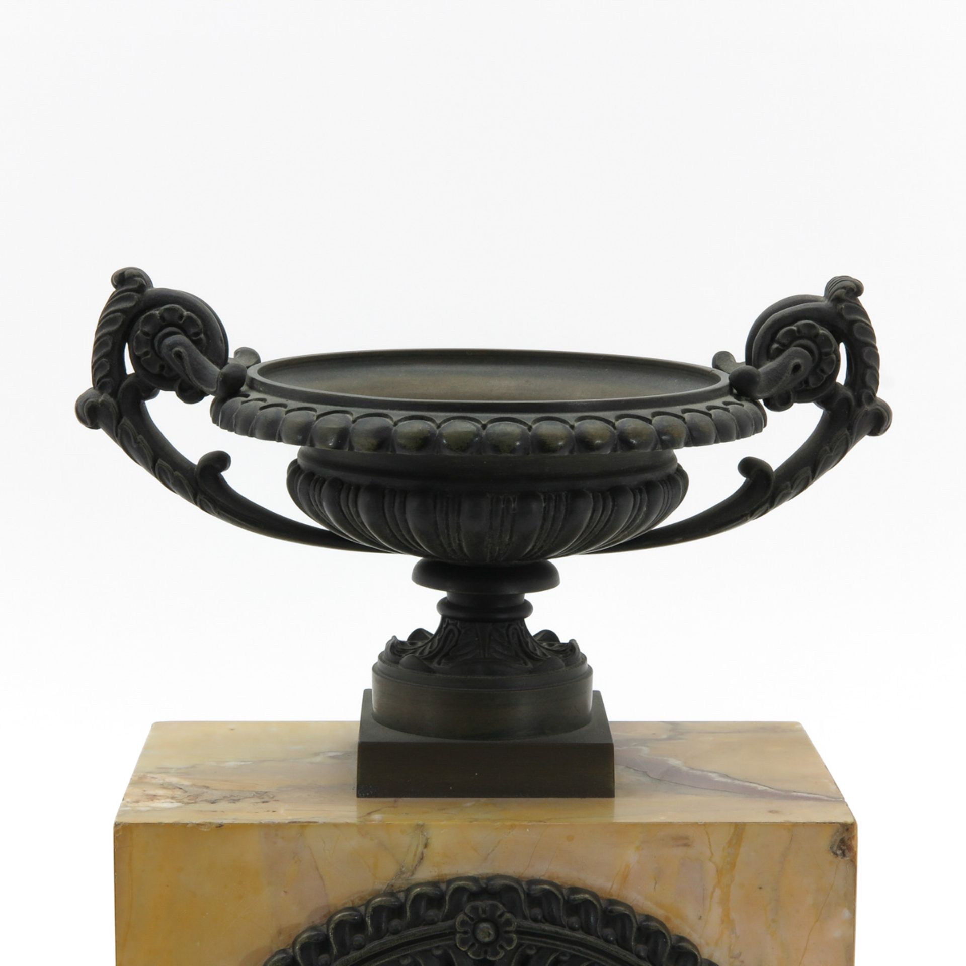 A 19th Century French Marble Pendule - Bild 8 aus 8