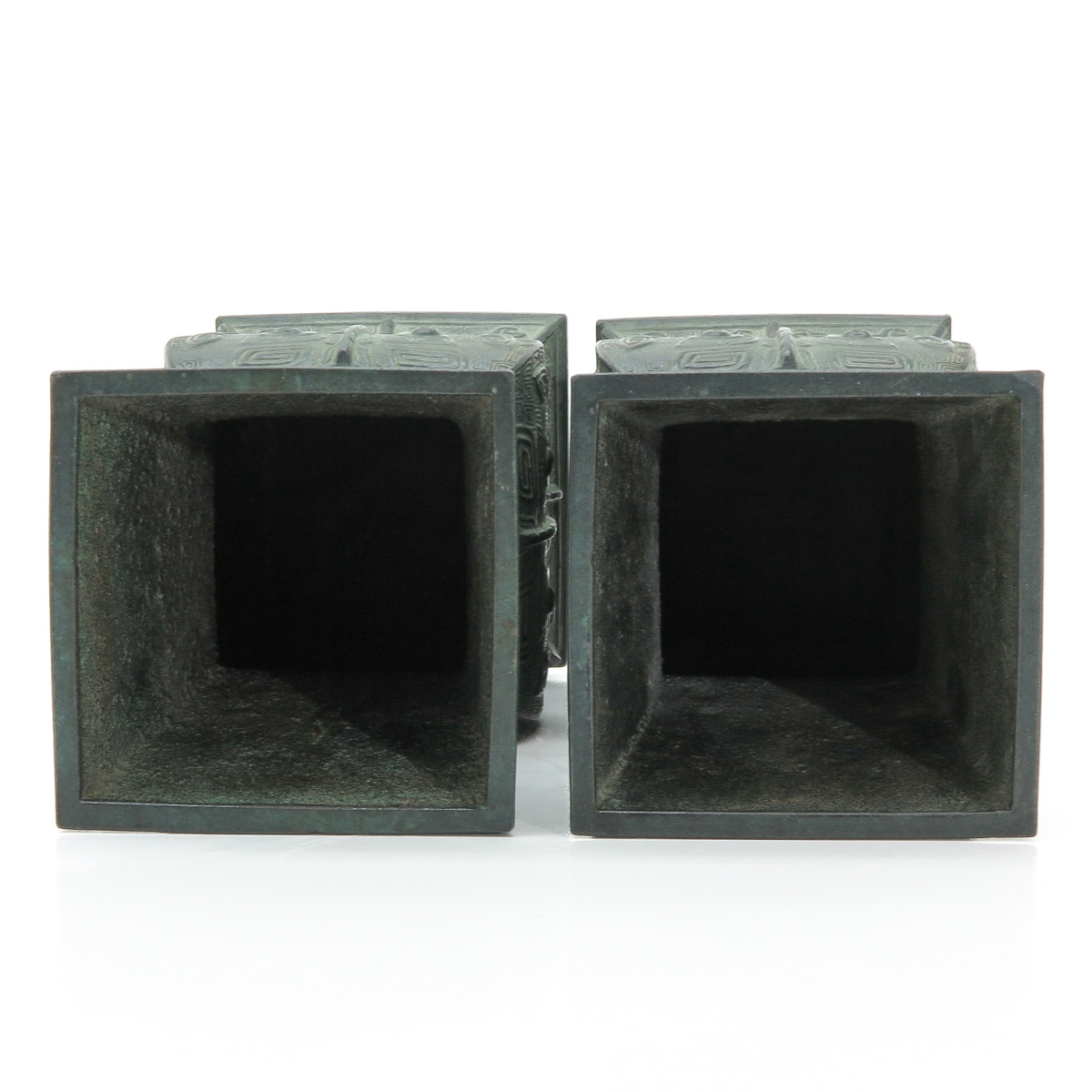 A Pair of Bronze Altar Vases - Image 5 of 6