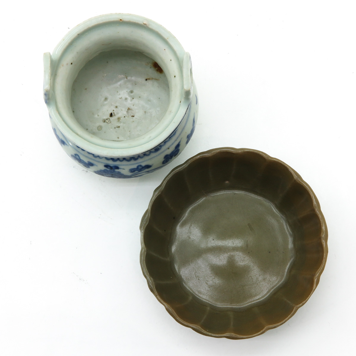 A Blue and White Decor Censer with Celadon Tray - Image 5 of 6