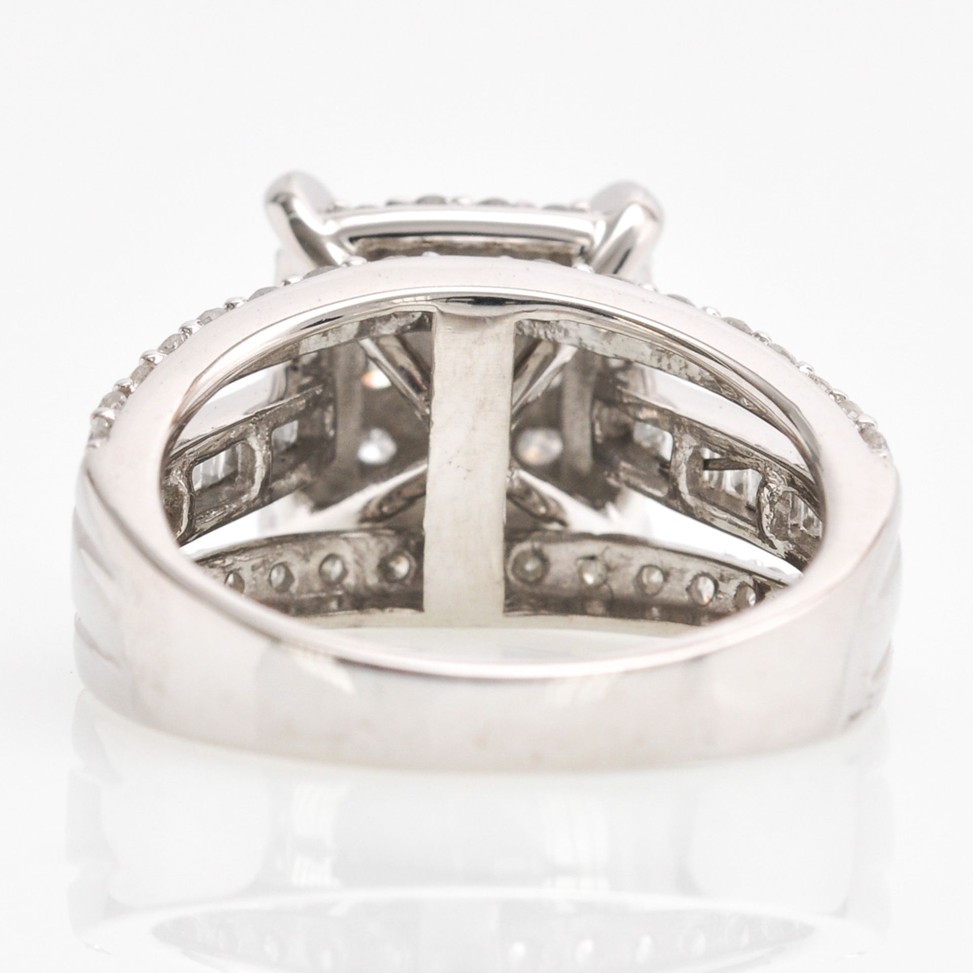 A 10KWG Ladies Diamond Ring Approximately 1.23 CTW - Bild 2 aus 5