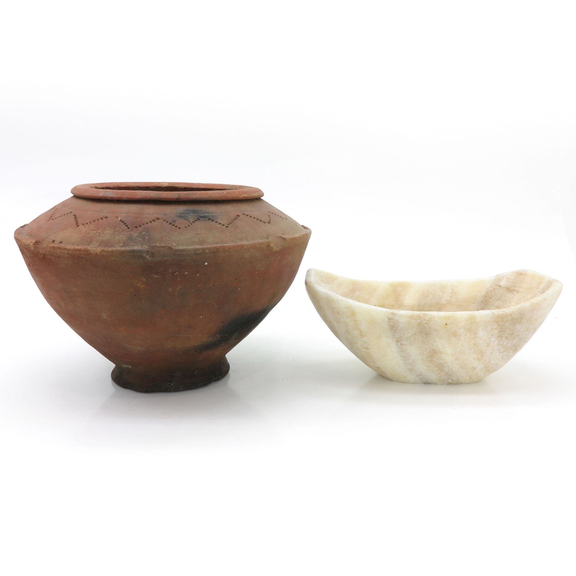 An Alabaster Bowl, Terracotta Vessel, and Candlestick - Bild 2 aus 5