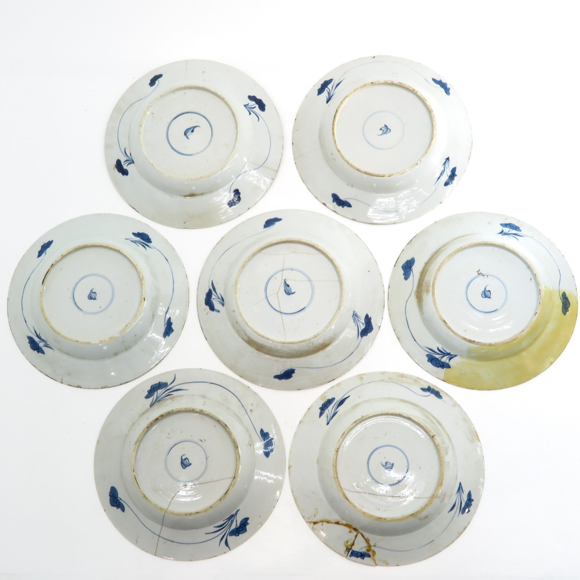 A Series of Seven Blue and White Plates - Bild 2 aus 10