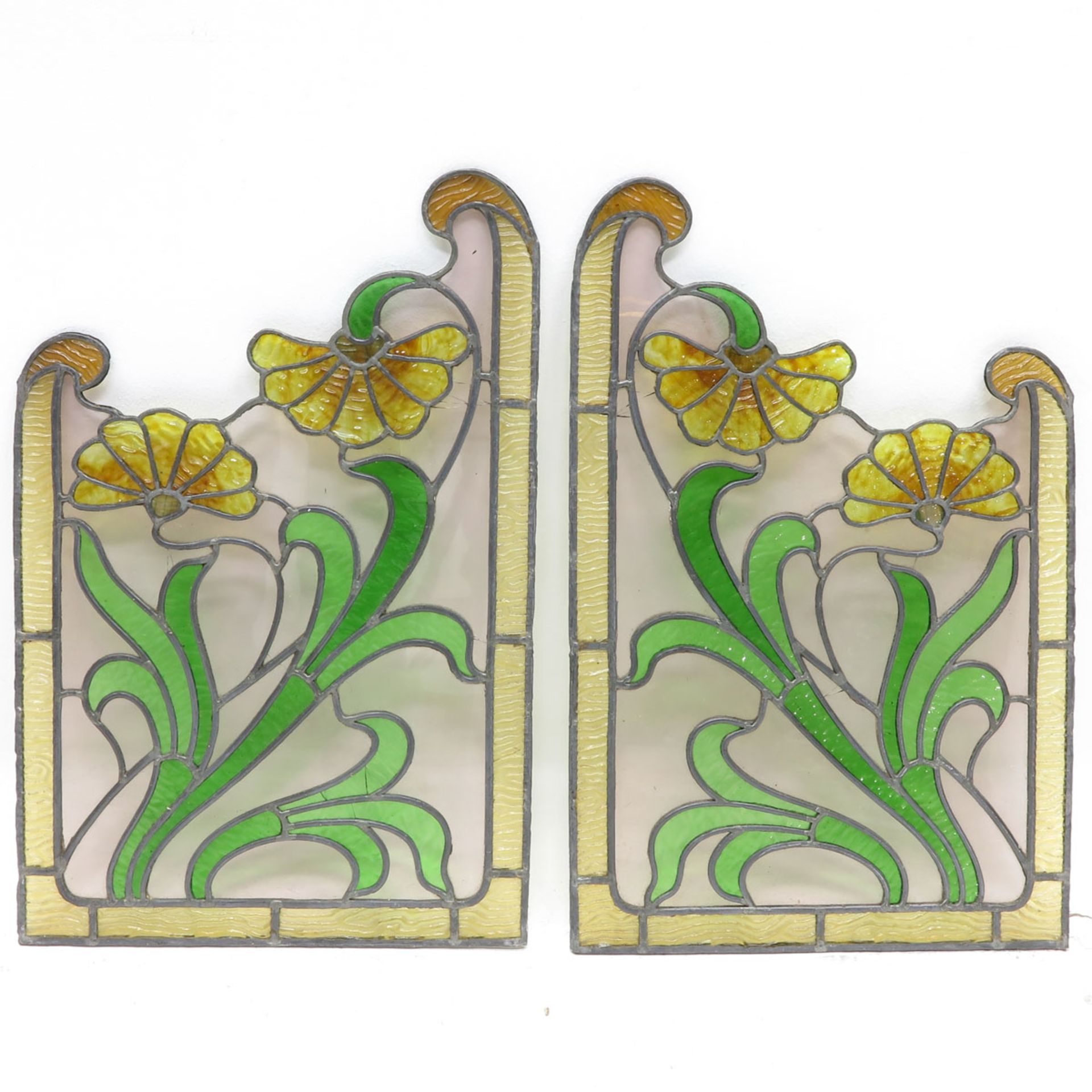 Collection of Fifteen Art Nouveau Stained Glass Panels - Bild 8 aus 9