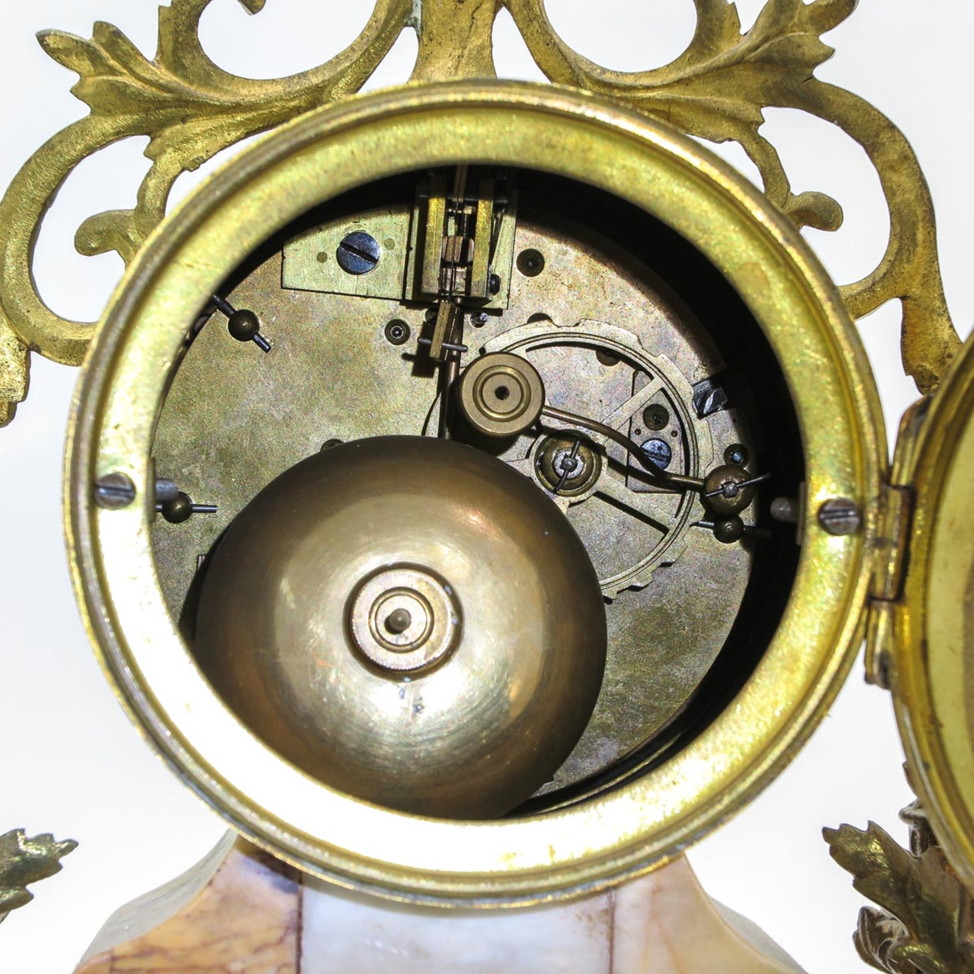 A 19th Century Three Piece Clock Set - Bild 5 aus 7