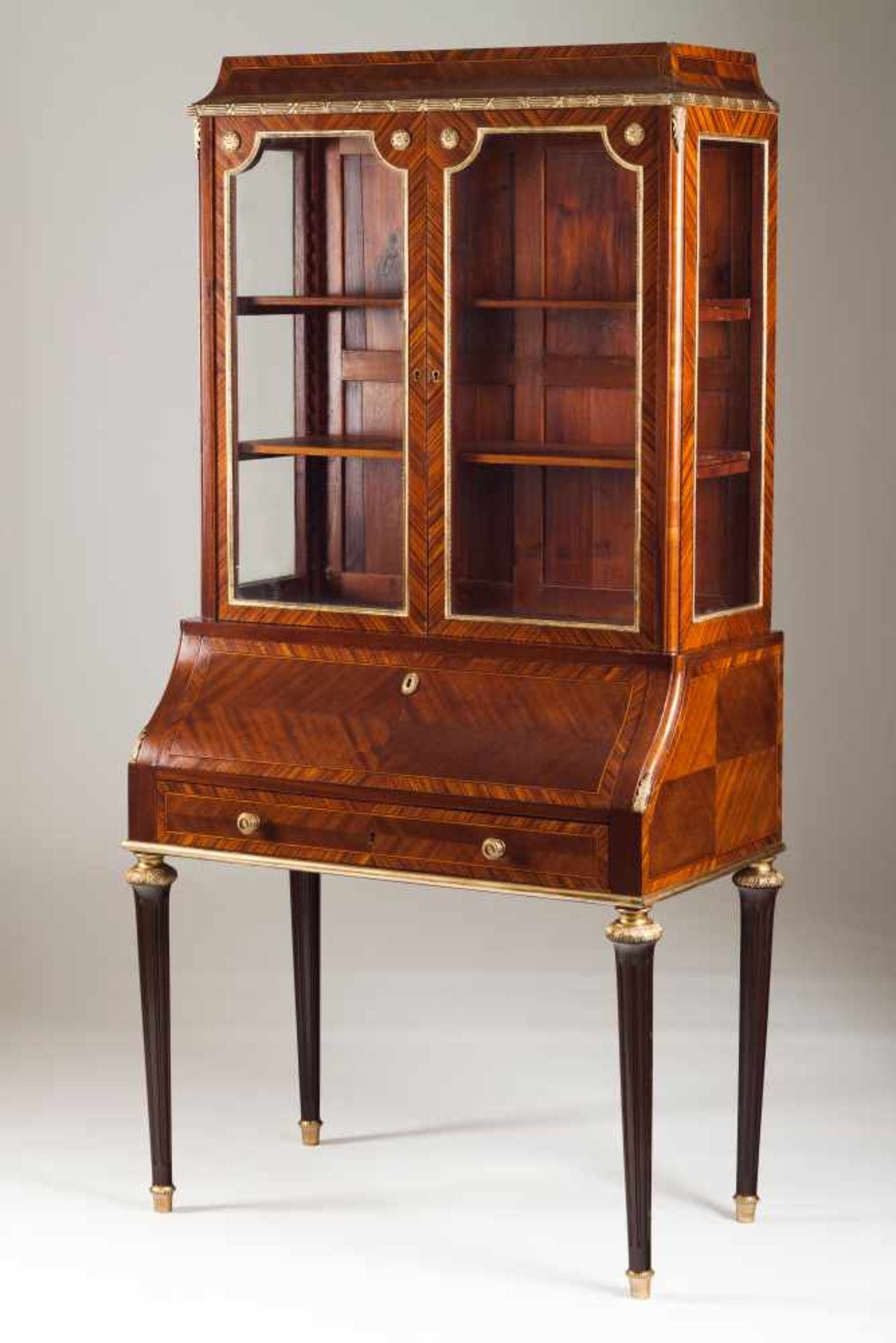 A Napoleon III style bureau with book cabinetMahogany and burr-mahoganyOne drawerBurr-walnut - Bild 2 aus 2