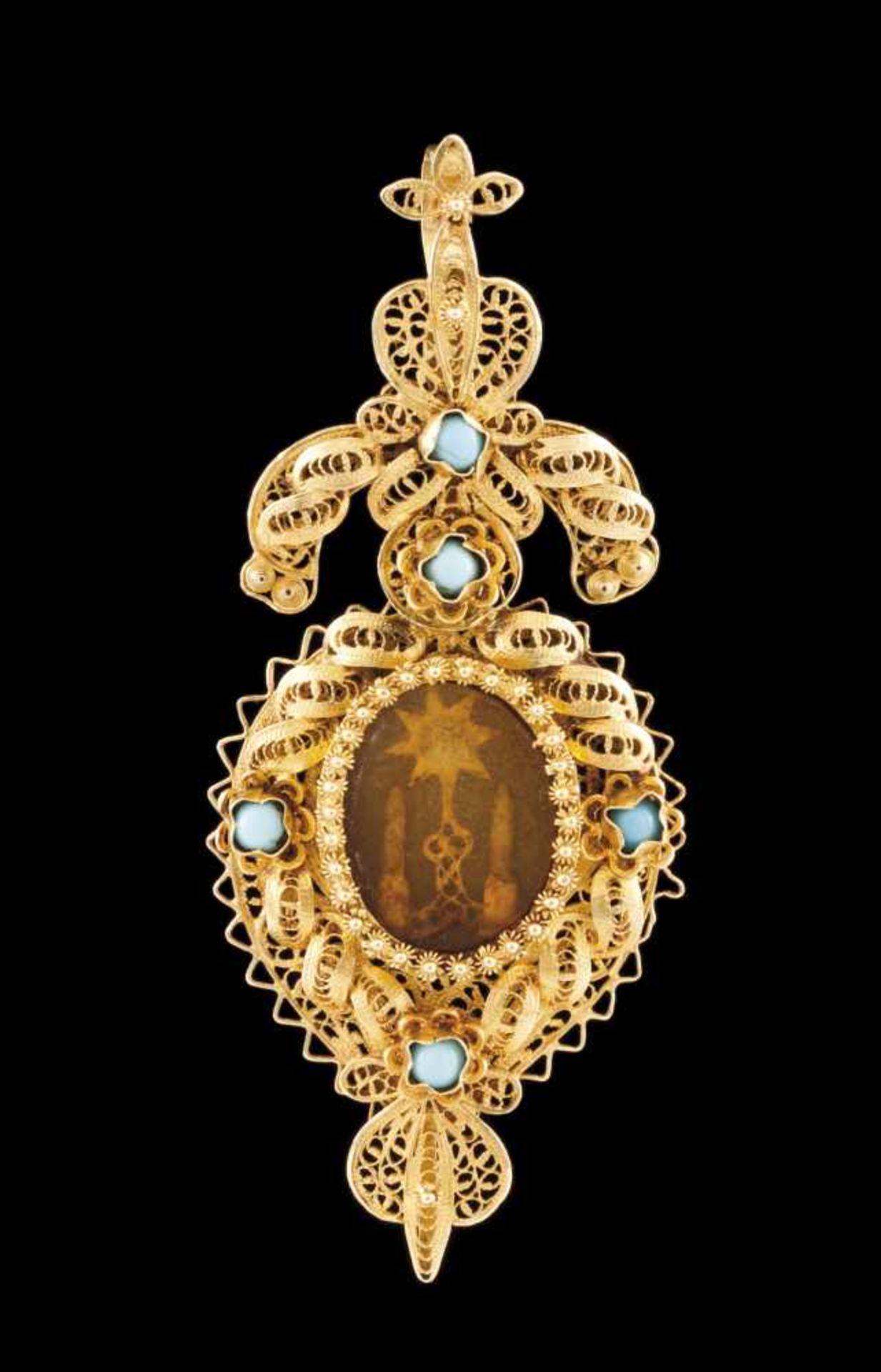 A reliquary pendantGold filigree set with blue porcelain beadsPortuguese assay mark (1938-1984)