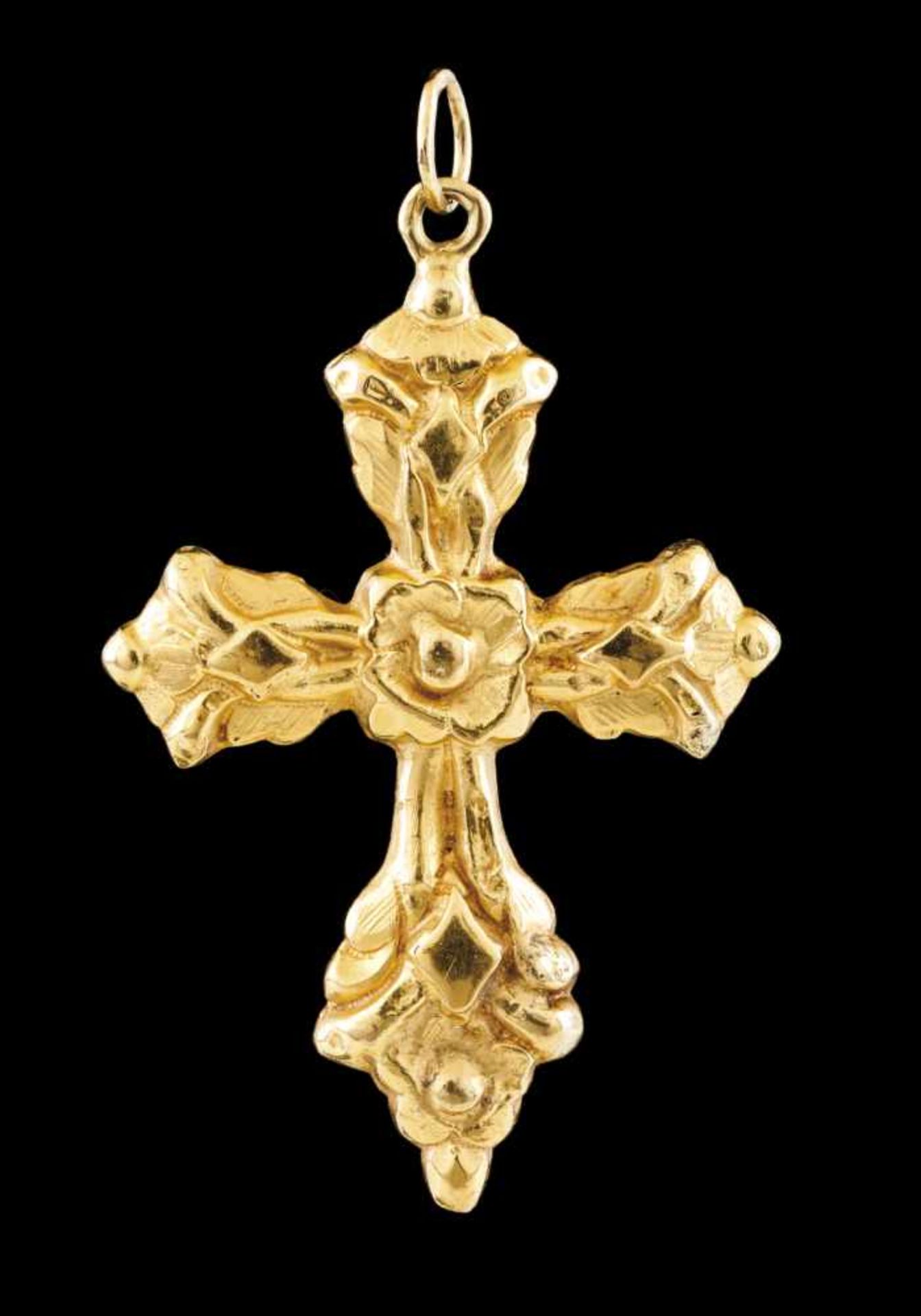 A baroque pendant crossPortuguese traditional gold of the late 19th, early 20th centuryStamped