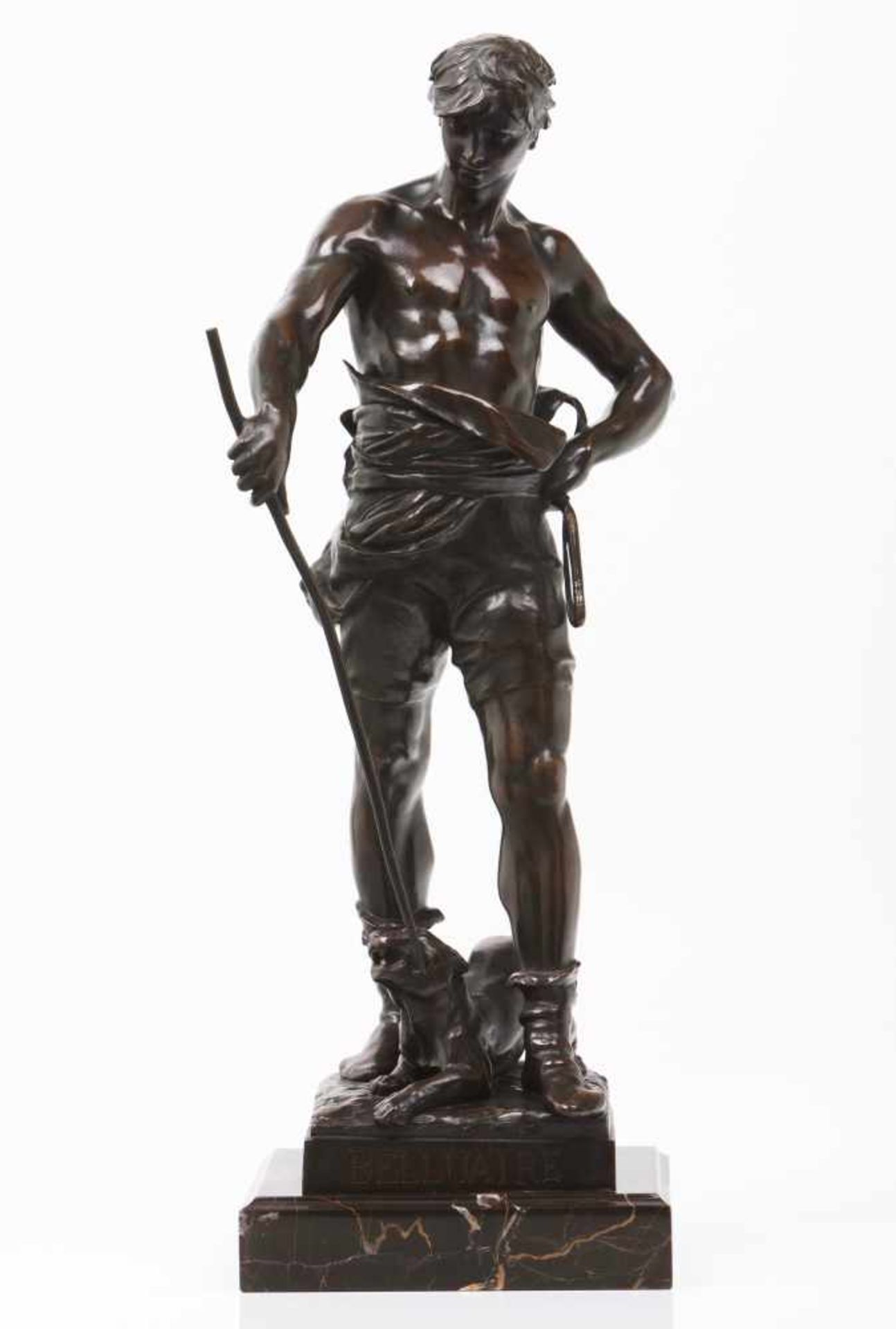 Eugène Marioton (França, 1854-1933)Patinated bronze sculptureSignedMarble baseHeight: 53 cm