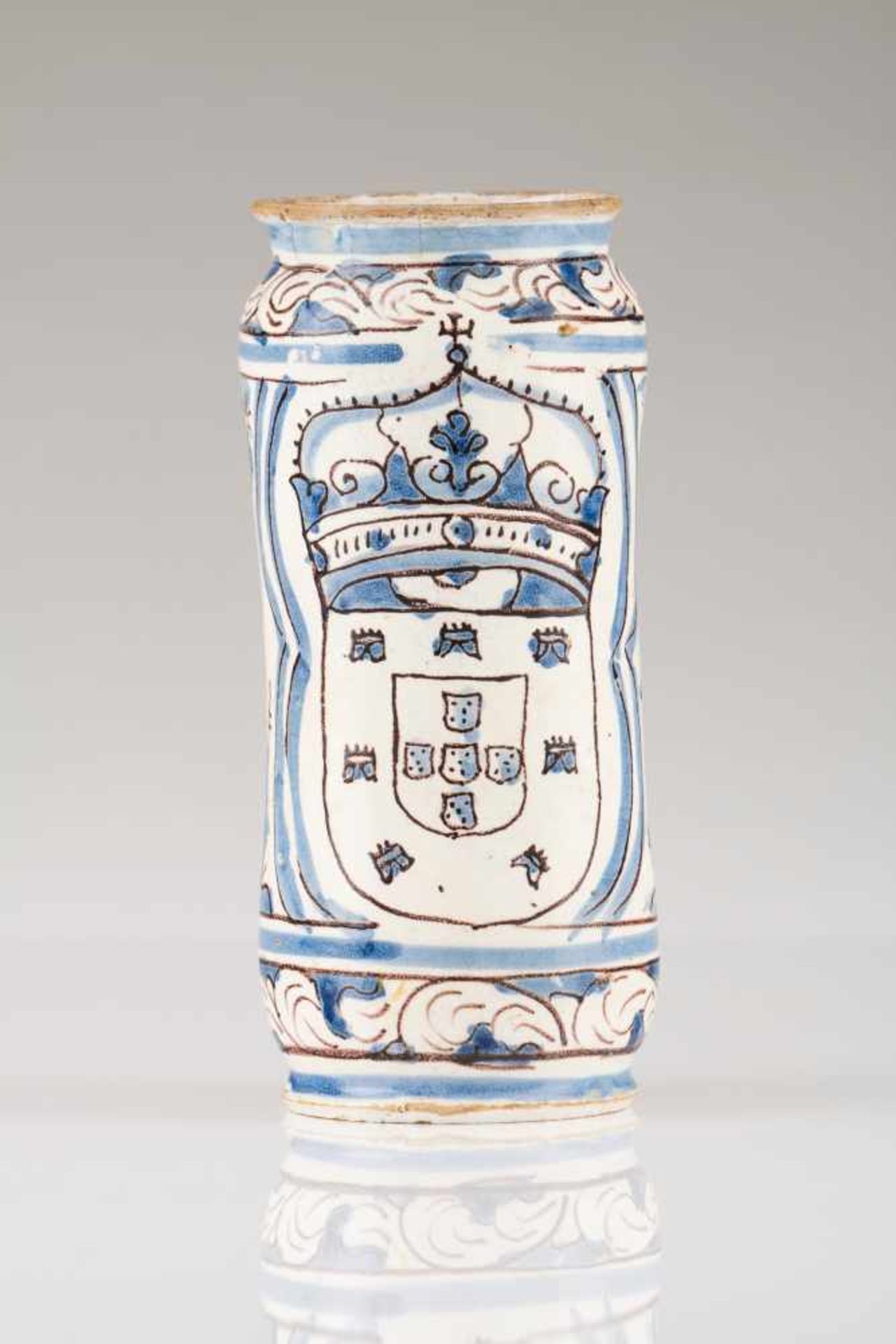 A Pharmacy beakerPortuguese faienceBlue decoration depicting flowers and animalsCentre bearing