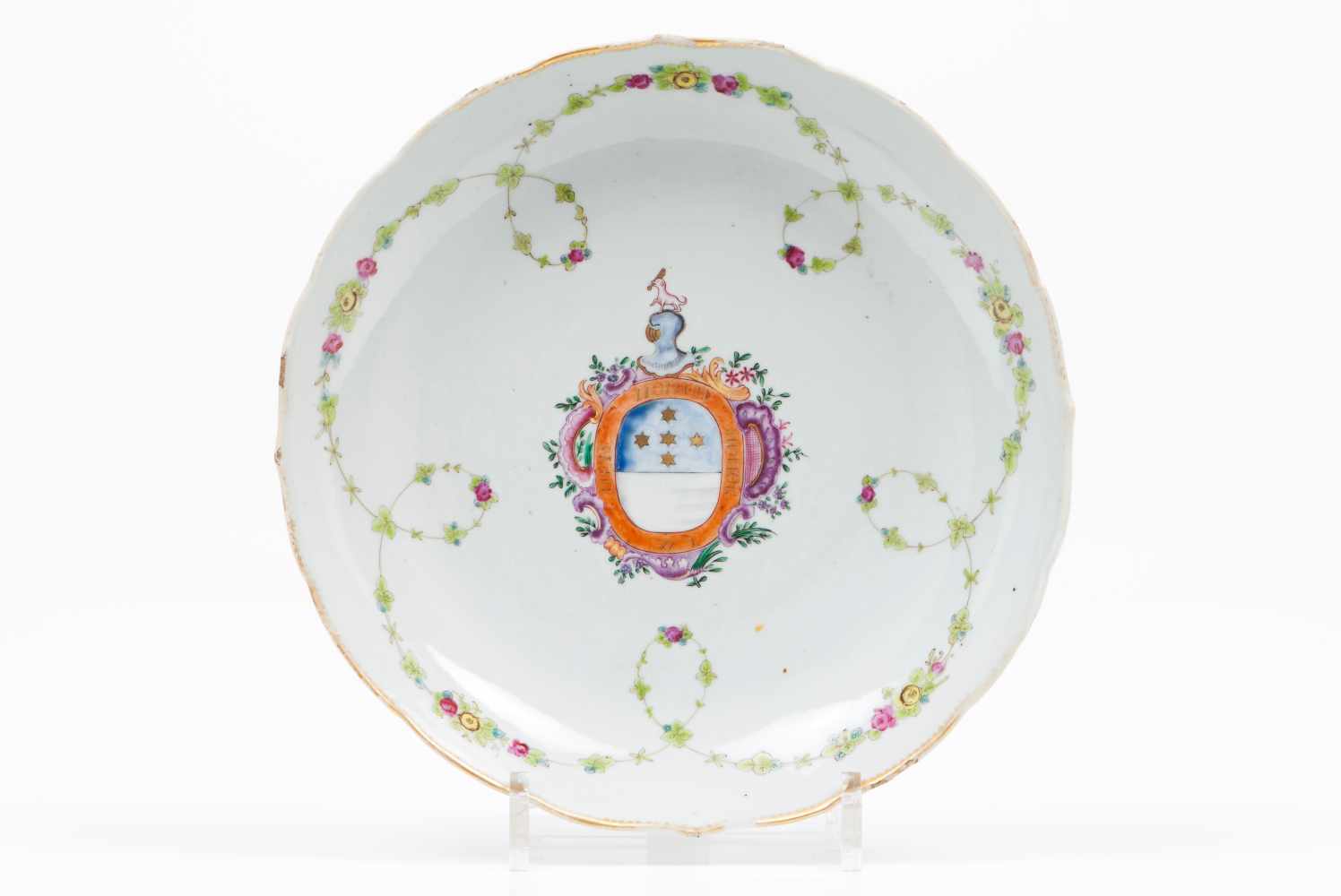 A scalloped rim plateChinese export porcelainPolychrome and gilt decoration with armorial for