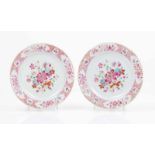 A pair of platesChinese export porcelainPolychrome "Famille Rose" enamels decorationQianlong