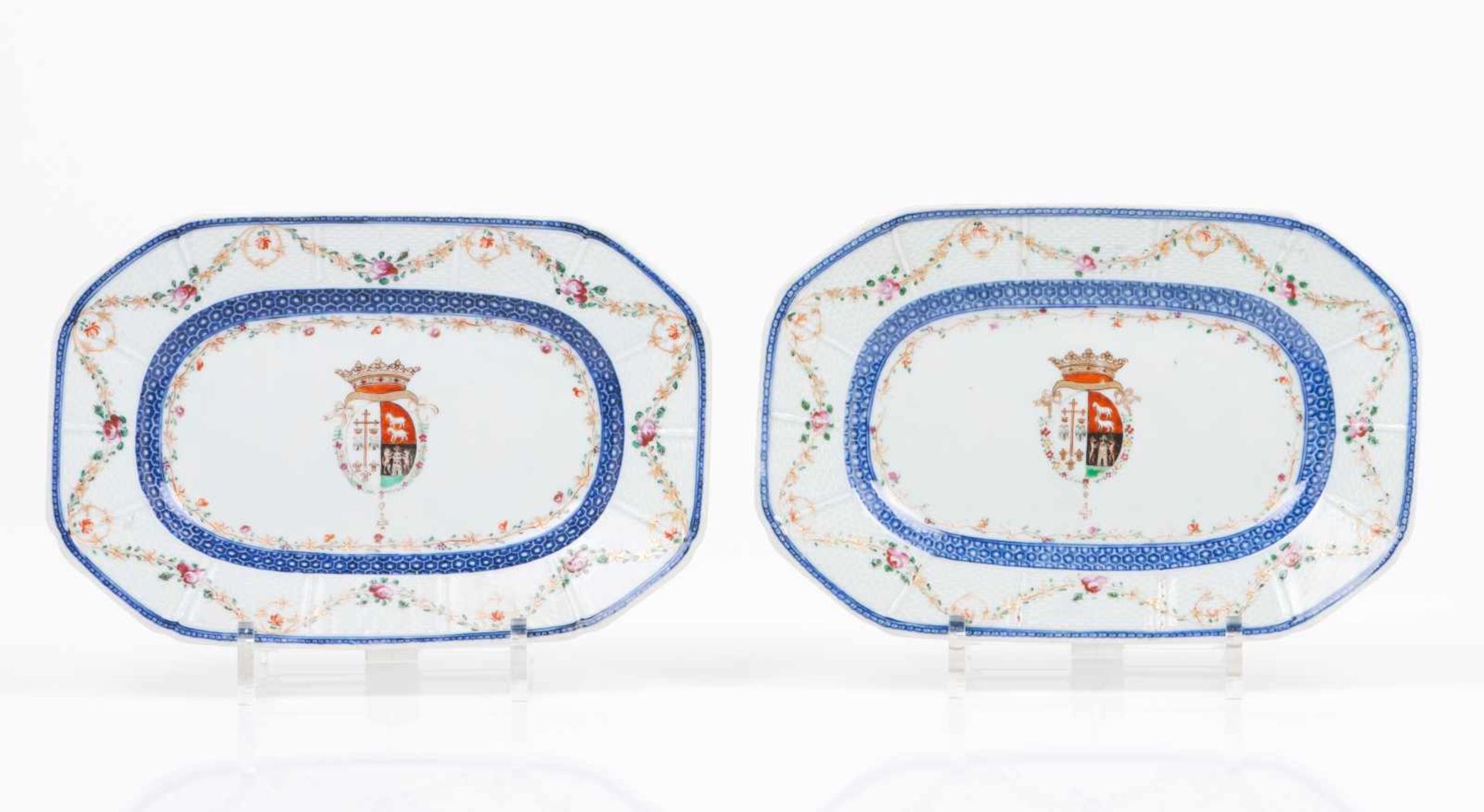 A pair of small plattersChinese export porcelainPolychrome and gilt decoration with armorial for