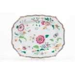 A scalloped platterChinese export porcelainPolychrome "Famille Rose" enamels decorationQianlong