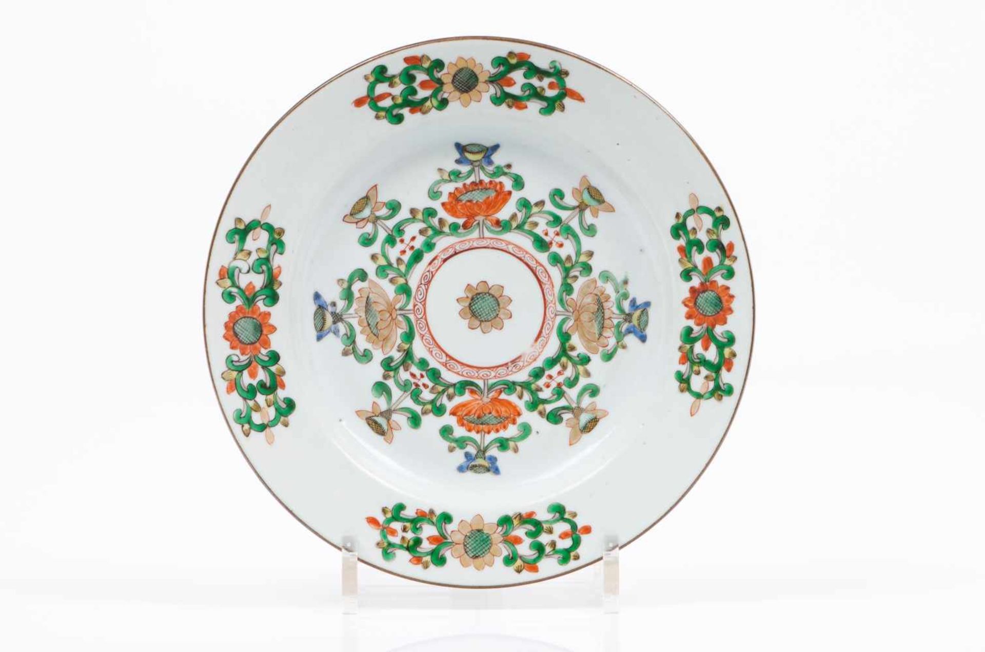 A plateChinese export porcelainPolychrome "Famille Verte" enamels decorationKangshi reign (1662-