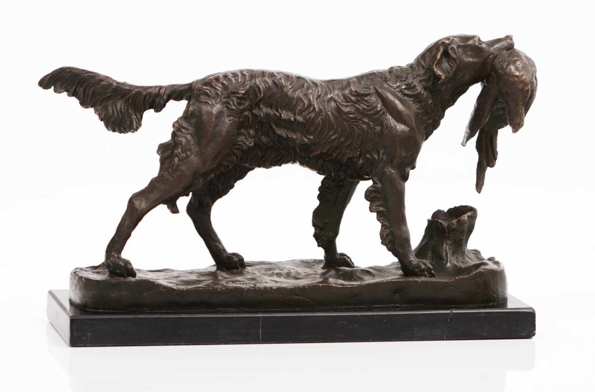 Jules Moigniez (França, 1835-1894)Hound with pheasantPatinated bronze sculpture with marble