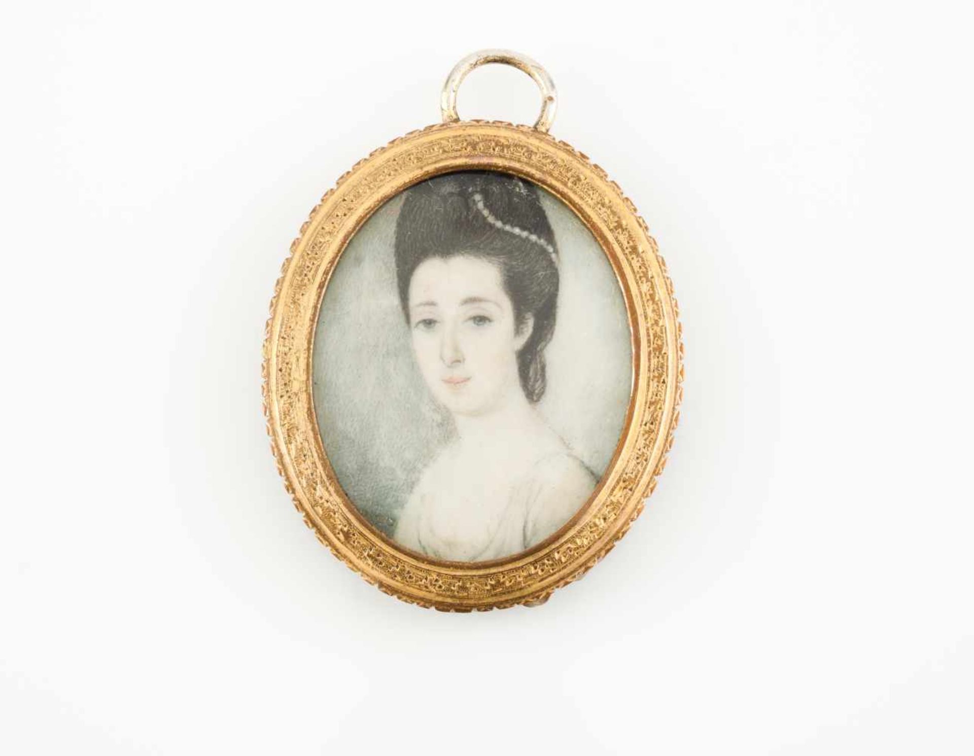 European School, 19th centuryMiniature on ivory depicting a female figure3,5x3 cm