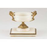 A Napoleon III bowlOnyx foot and gilt bronze mountsFrance, 19th century15x18x13 cm- - -15.00 %