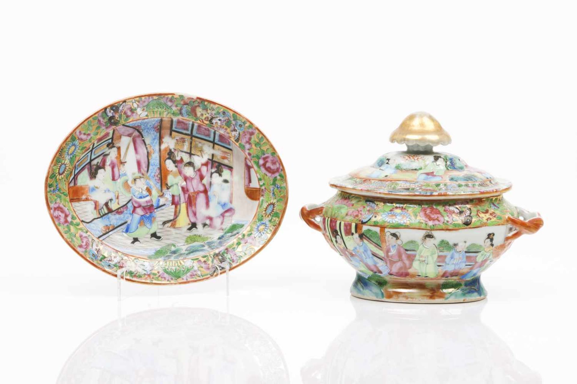 Small tureen and trayChinese export porcelain"Famille Rose" enamelled Canton decoration with