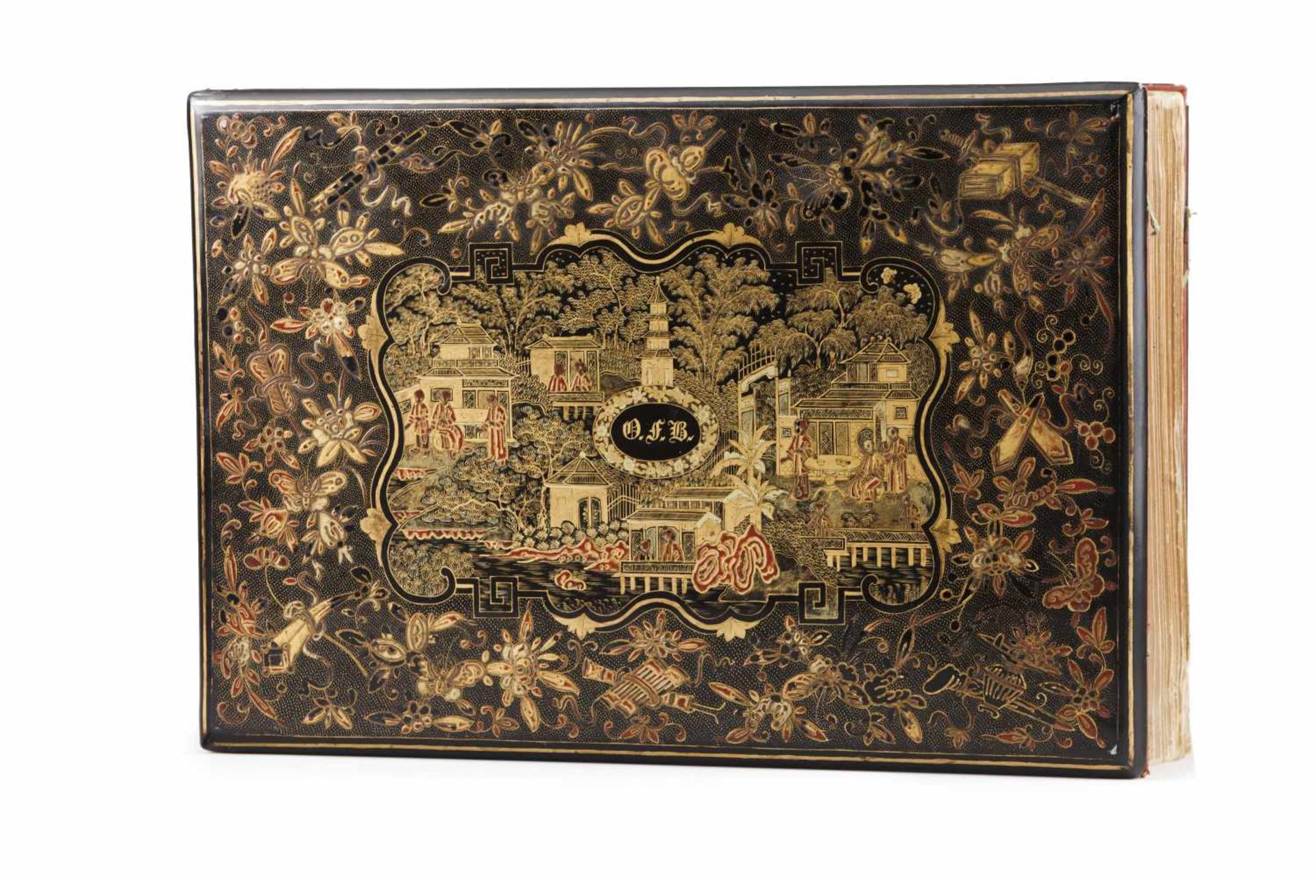 A rare Qing Dynasty album with 48 daily scenes on rice paperBlack and gilt Chinese lacquer cover and - Bild 14 aus 15