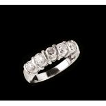 A memory ringGoldSet with 5 white coloured brilliant cut diamonds, total (ca.1.25ct) of Vs