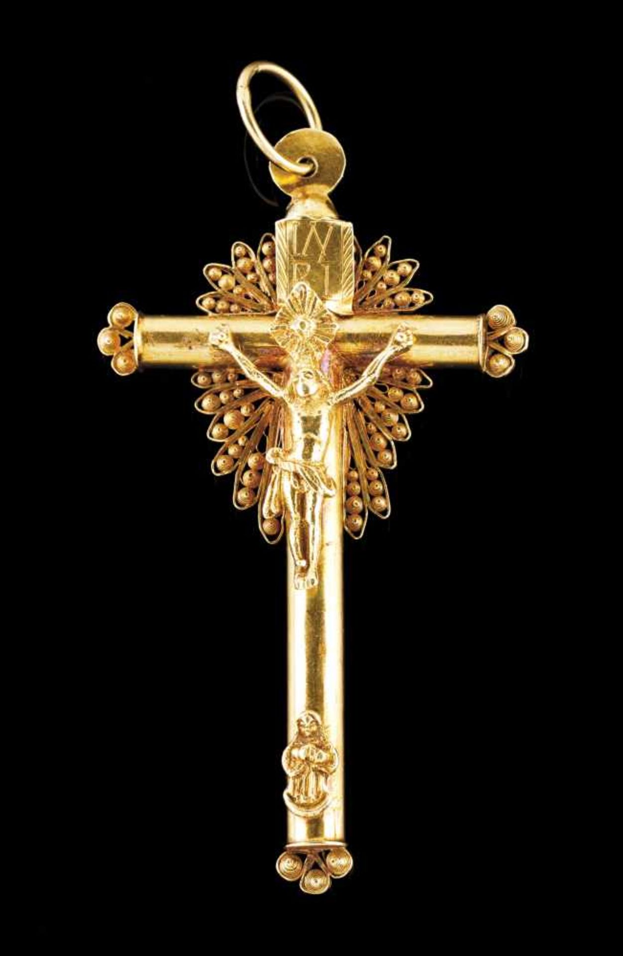 Crucifix pendant