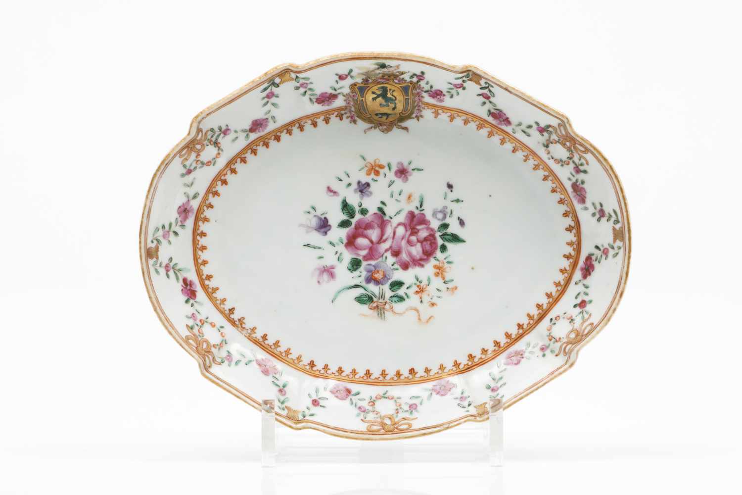 A scalloped deep plate