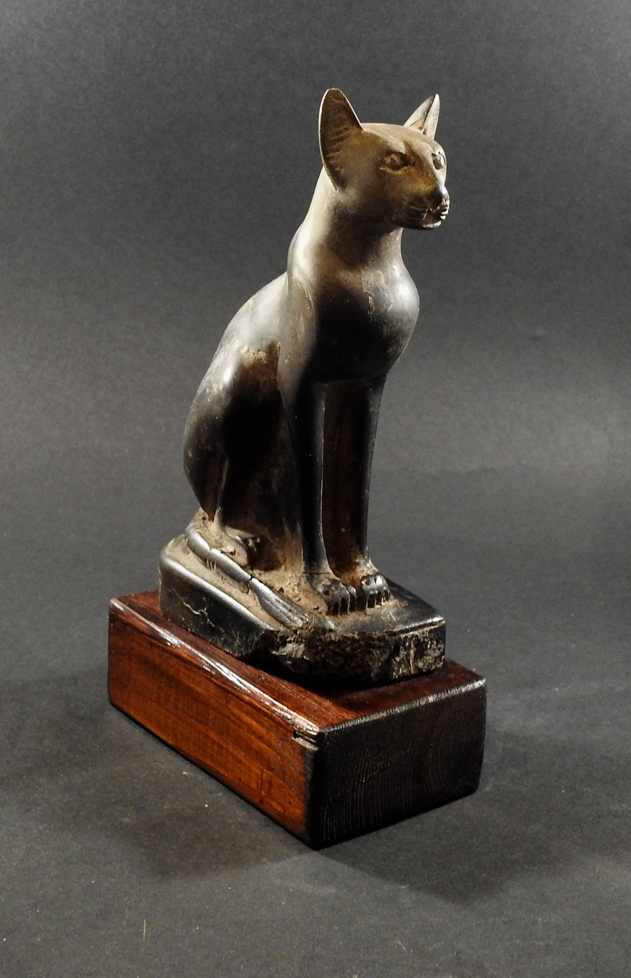 Reproduction d’un chat. Egyptomania. - H :13cm. -