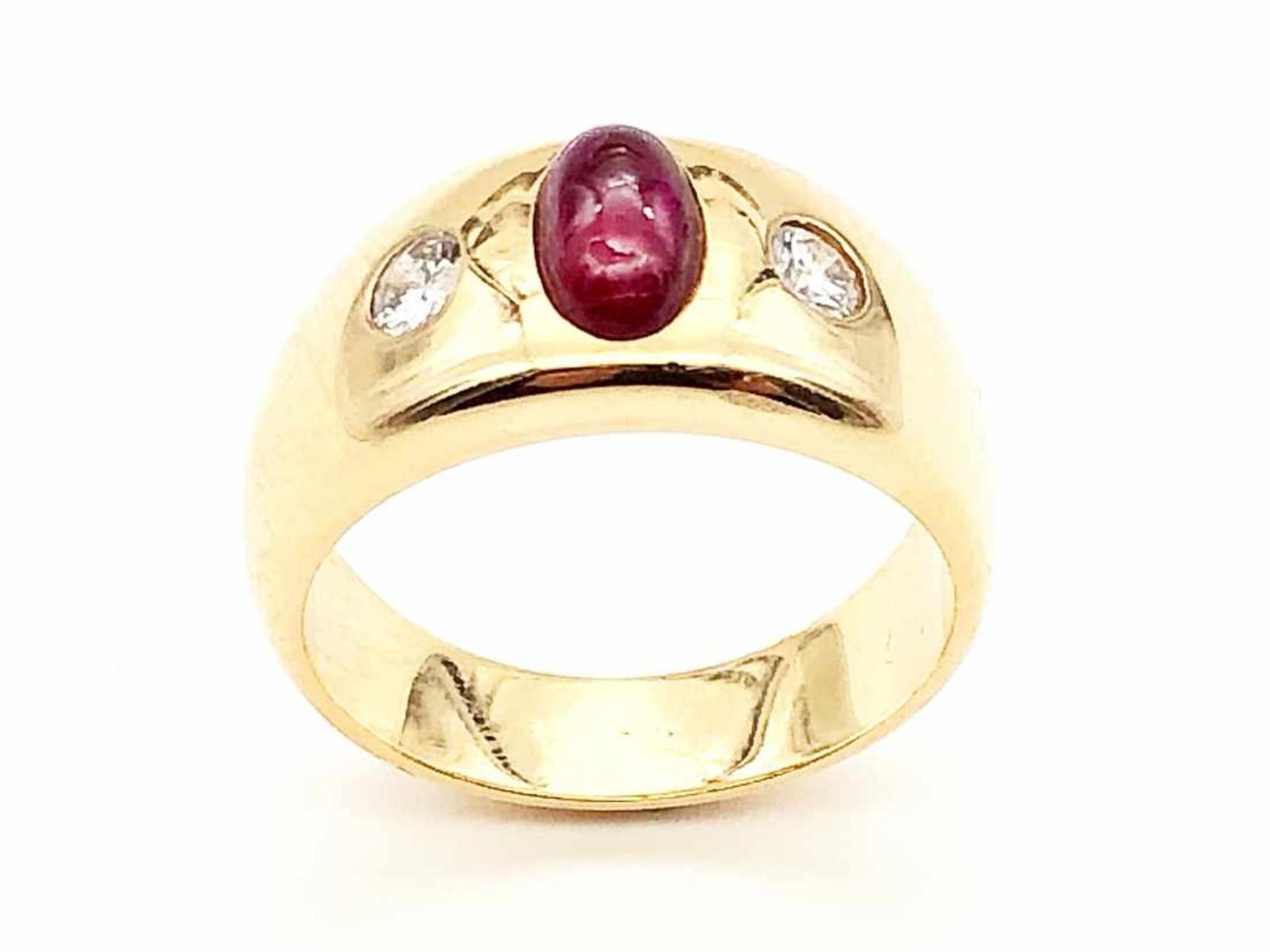 Ring 750 GG / 10,0 g, punziert W + Krone, 1 Rubin defekt, Brillanten ca. 0,22 ct W si; RG: ca. 53,