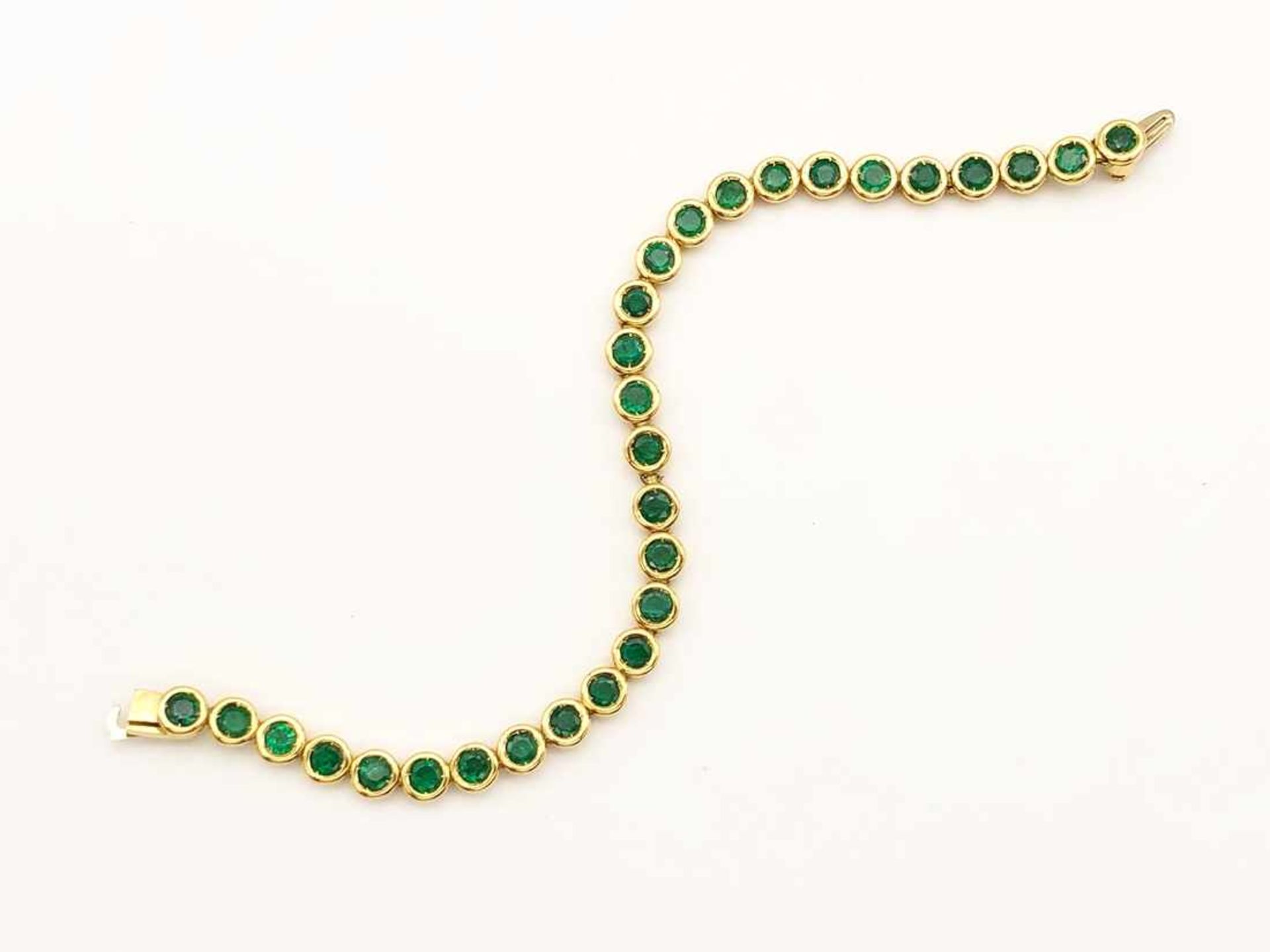 Tennisarmband 750 GG / 22 g, 29 Smaragde ca. 10 ct, teils defekt, Länge: ca.18 cm, Gebrauchsspuren - Bild 3 aus 9