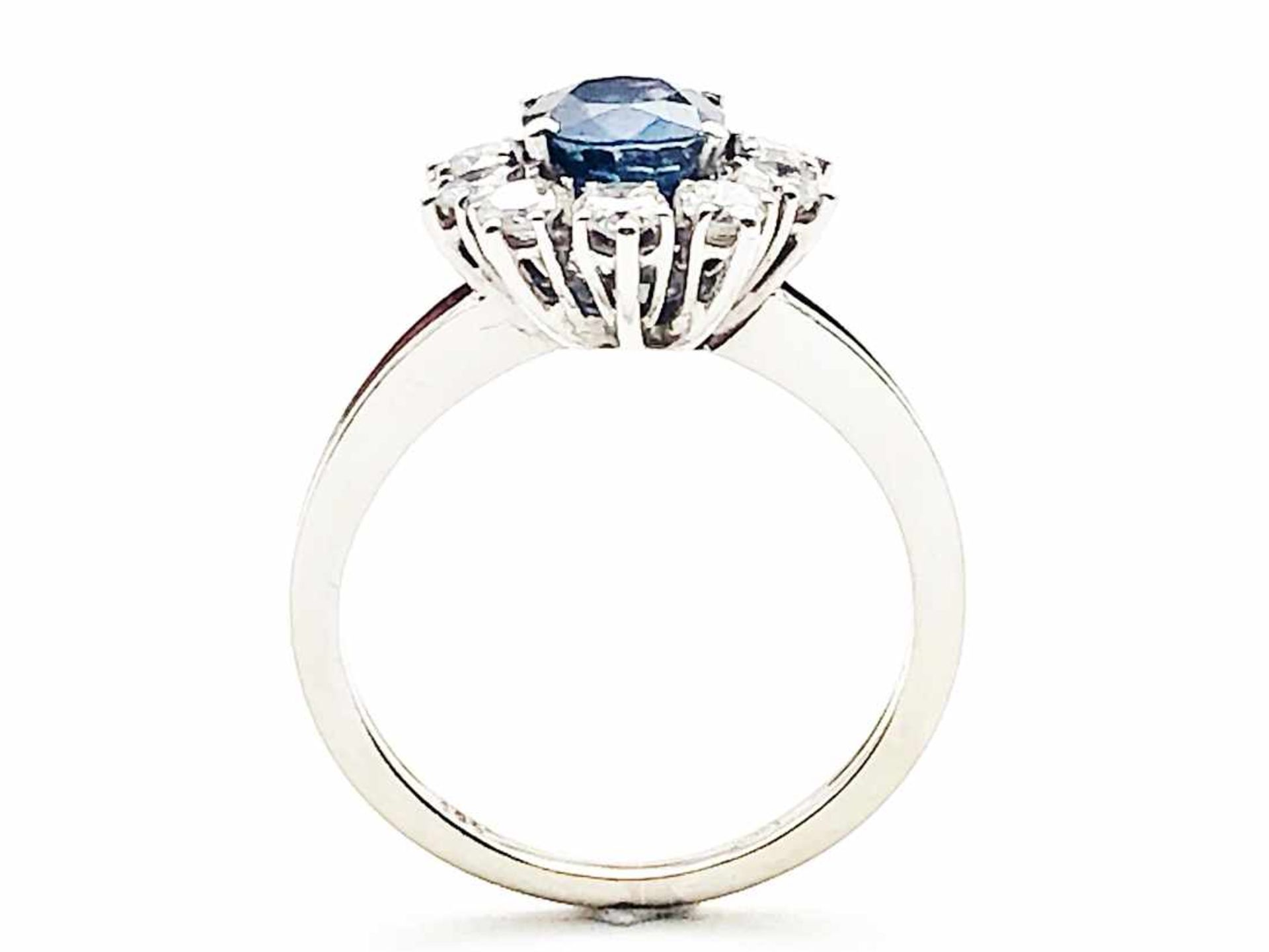 Ring 585 WG / 4,1 g, Saphir, 10 Brillanten ca. 0,65 ct W vsi-si; RG: ca. 52 - Bild 8 aus 9