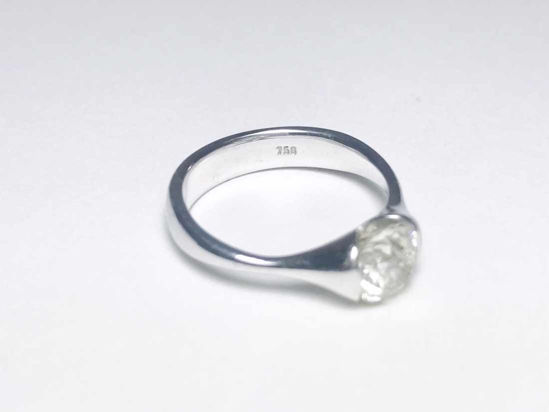 Ring 750 WG / 4,3 g, 1 Diamant Altschliff, ca. 1,40 ct, Tinted Yellow, piqué 2, Ø ca. 6,95 mm; RG: - Bild 13 aus 13