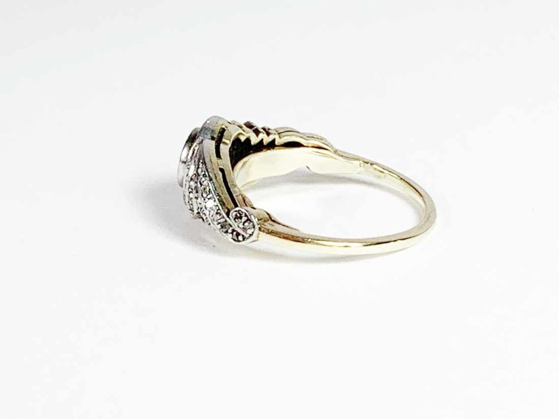 ART DECO Ring Silber / Gold / 3,1 g, 1 Brillant ca. 0,22 ct und Diamantrosen, Saphire; RG: ca. 49. - Bild 15 aus 15