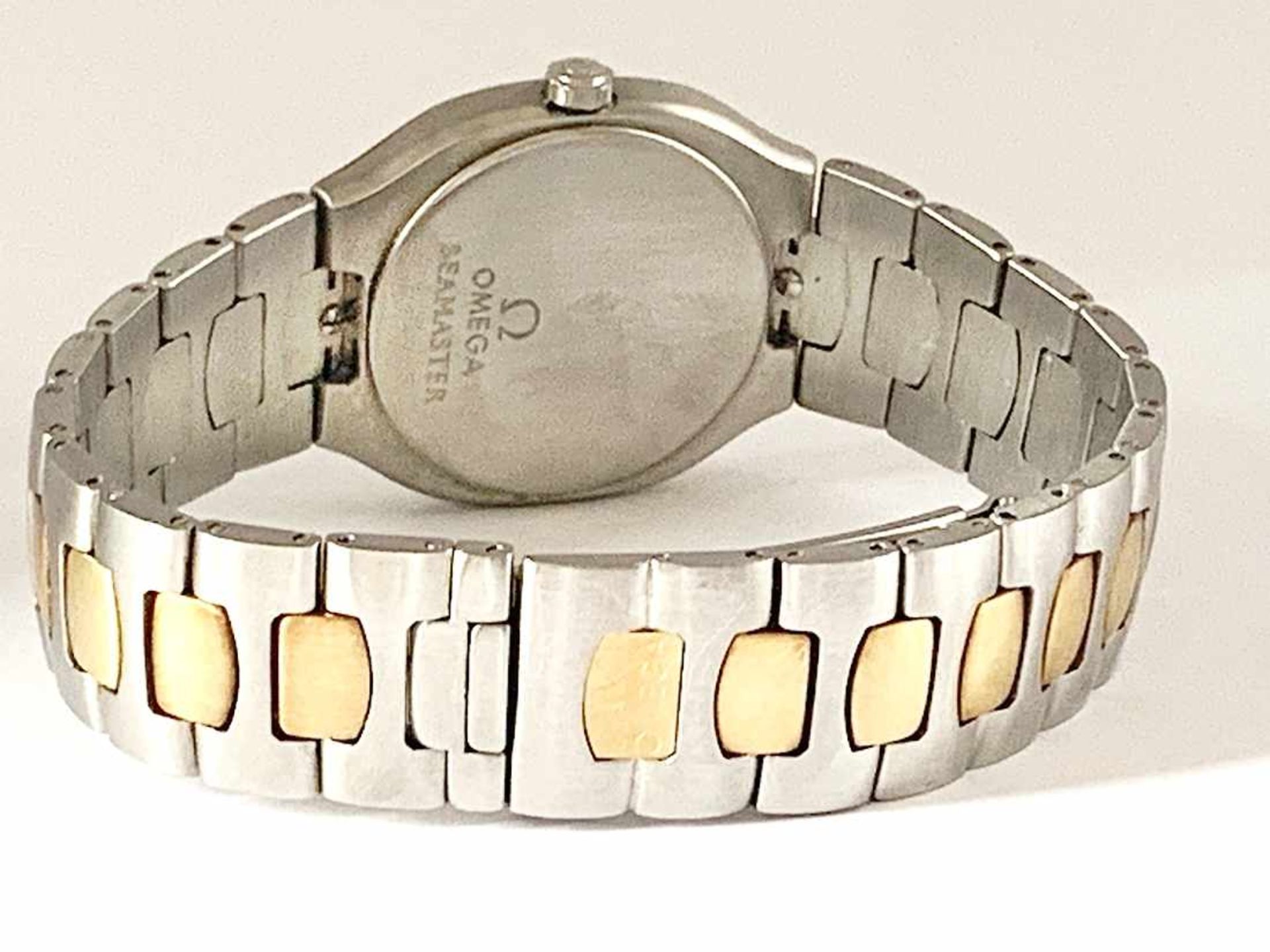 OMEGA Seamaster Herrenarmbaduhr, Medium Size, Quartz; Ø ca. 33 mm. Zustand 2-, Uhr steht, Batterie - Bild 7 aus 9