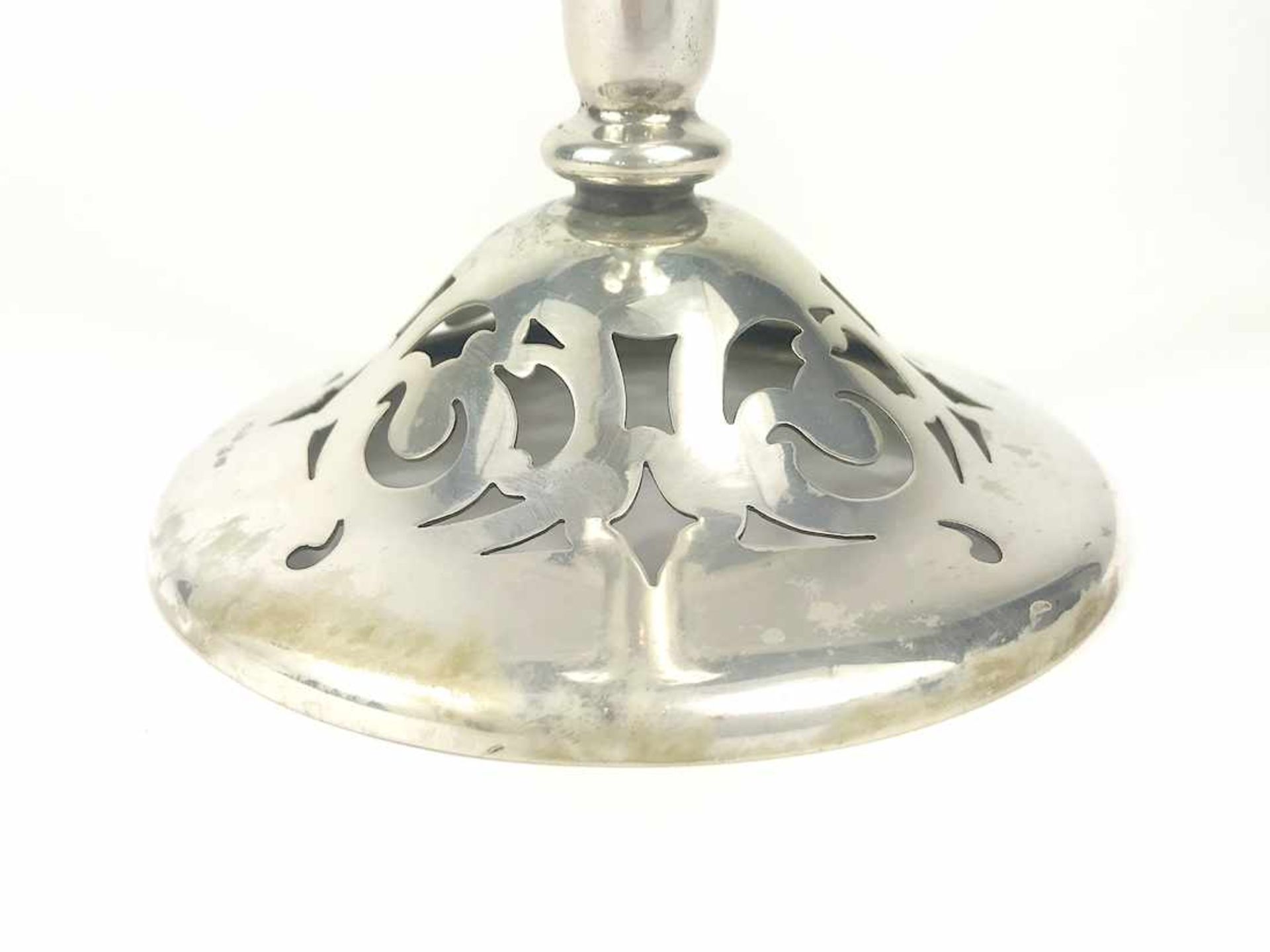 Vase in Pokalform, am oberen und unteren Bereich durchbrochen gearbeitet, 800er Silber, Höhe: 25,8 - Bild 3 aus 7