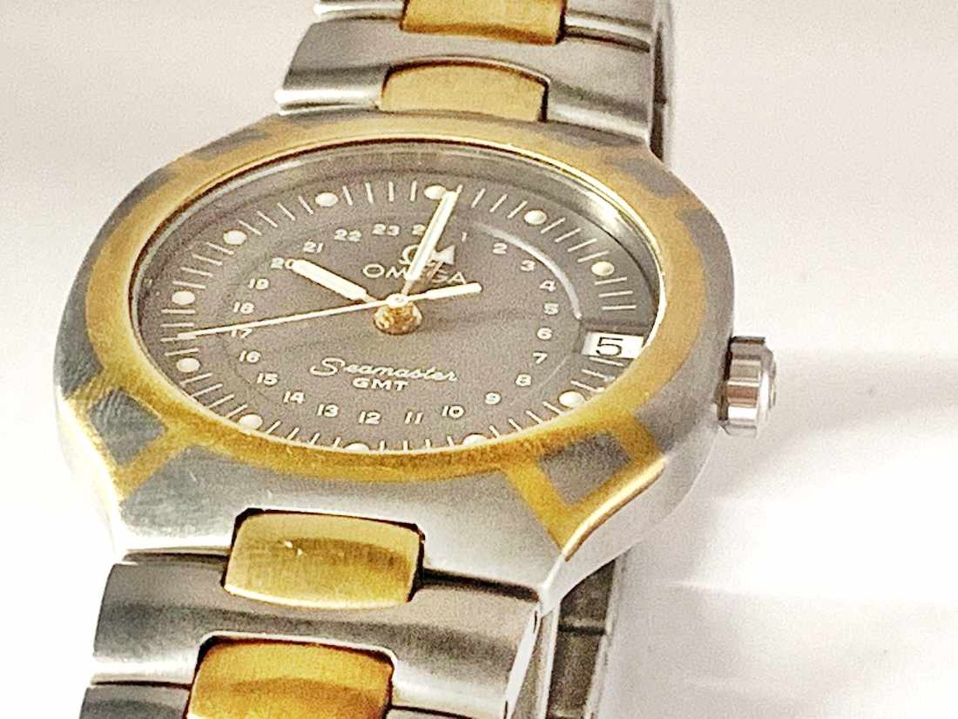 OMEGA Seamaster Herrenarmbaduhr, Medium Size, Quartz; Ø ca. 33 mm. Zustand 2-, Uhr steht, Batterie - Bild 5 aus 9