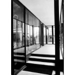 Michael Carapetian (1938 – lebt in Venedig und London)Maison de Verre, Paris (1928–31). Architekt: