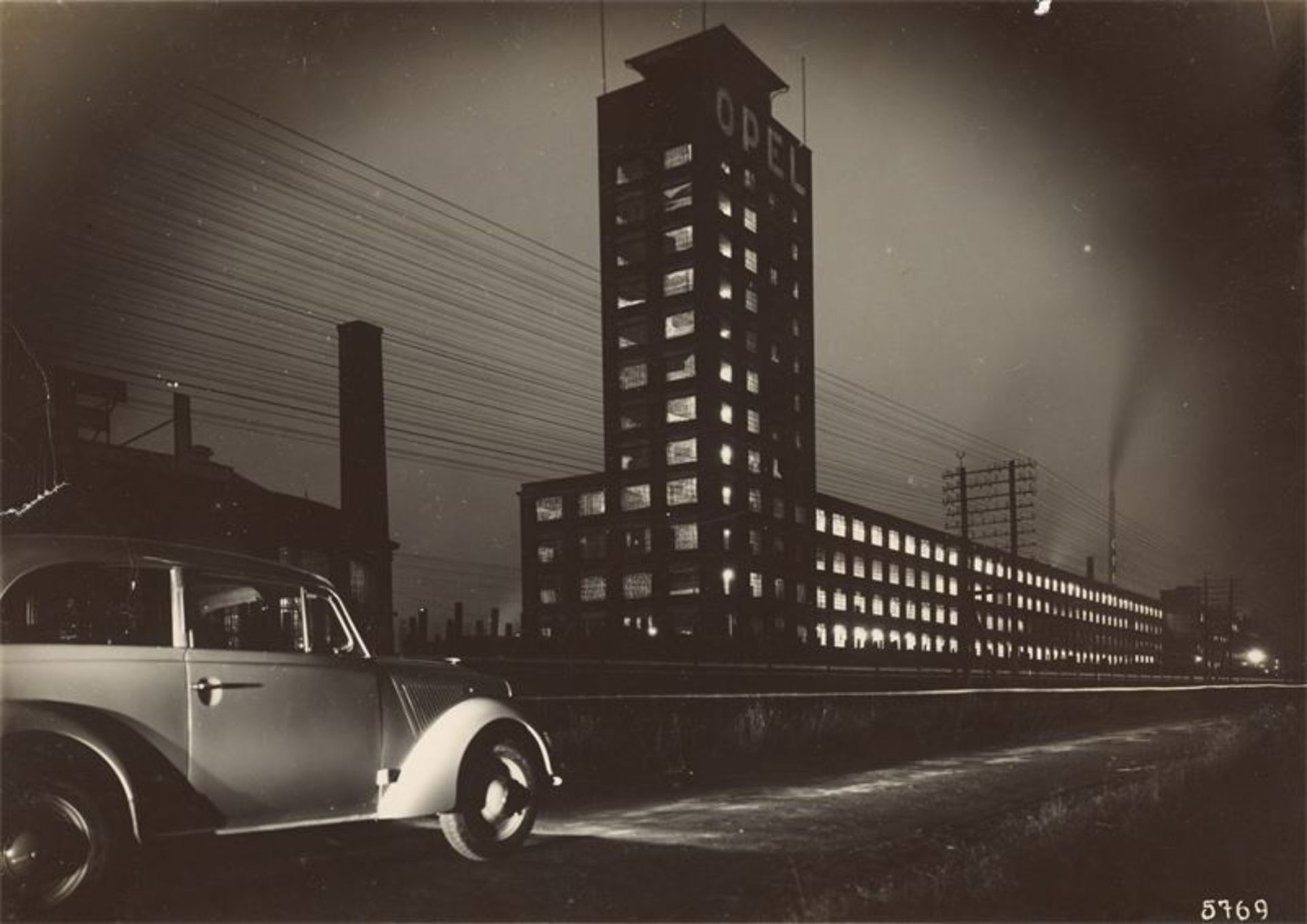 Dr. Paul Wolff (Mühlhausen 1887 – 1951 Frankfurt/Main)Adam Opel AG. Rüsselsheim mit dem 'Opel-