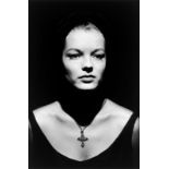 F.C. Gundlach (Heinebach 1926 – lebt in Hamburg)„’Die andere Romy‘. Romy Schneider, Hamburg“.