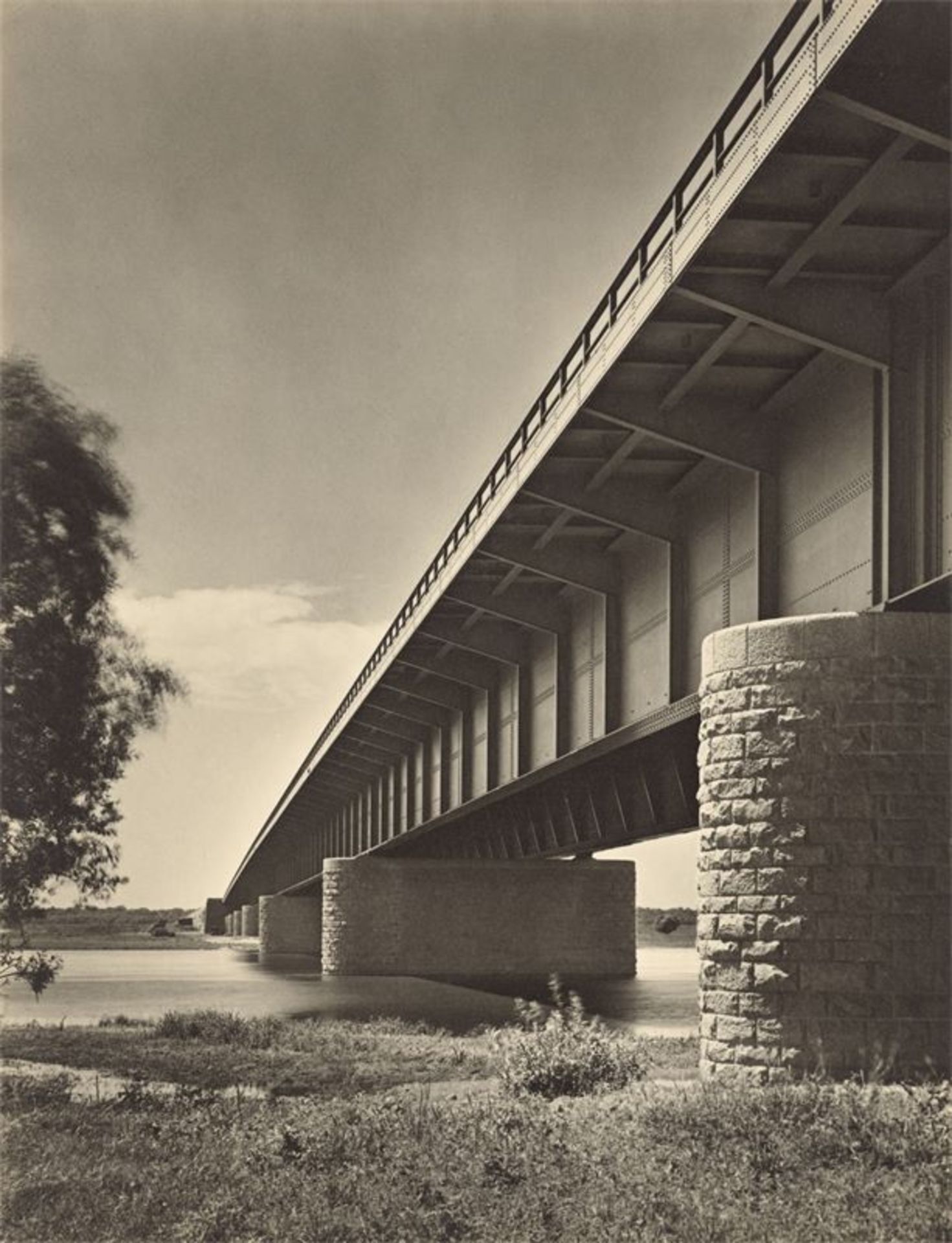 Karl Hugo Schmölz (Grafertshofen 1917 – 1986 Lahnstein)Reichsautobahnbrücke über die Elbe bei