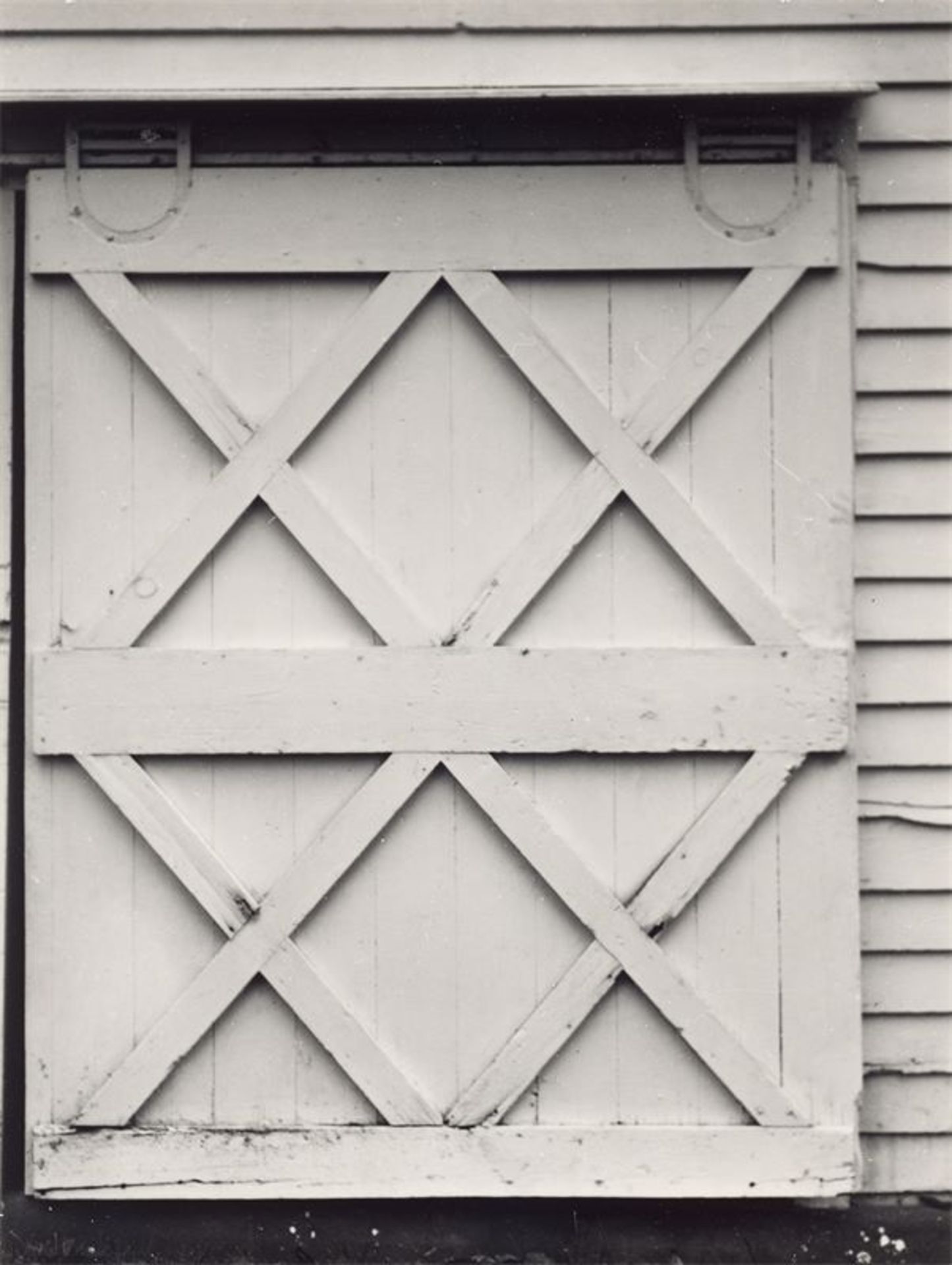 Dorothy Norman (Philadelphia 1905 – 1997 New York)Barn Door, Lake George. 1947Späterer