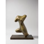 Bernhard Heiliger (Stettin 1915 – 1995 Berlin)„Seraph I“. 1950Bronze mit goldbrauner Patina, auf