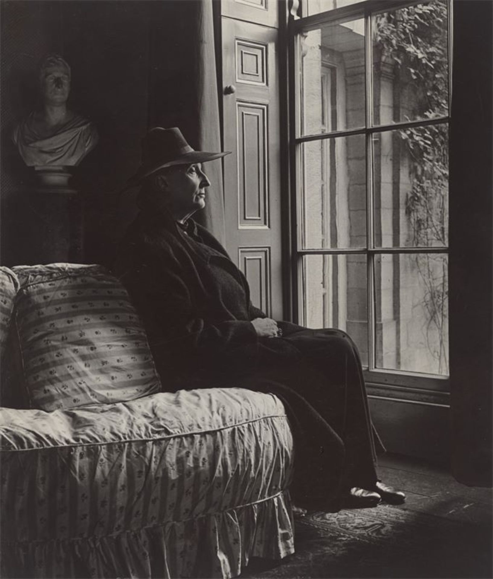 Bill Brandt (Hamburg 1904 – 1983 London)Dame Edith Sitwell, Renishaw Hall, Derbyshire.