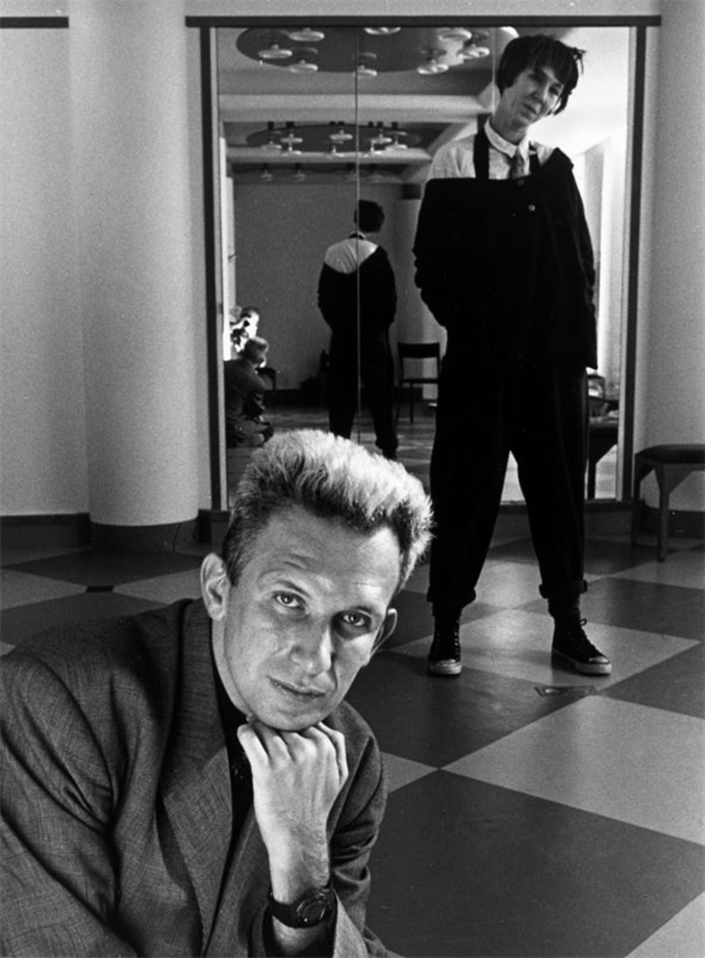 Robert Doisneau (Gentilly 1912 – 1994 Paris)Jean-Paul Gaultier und Anna Pawlowski, Paris.