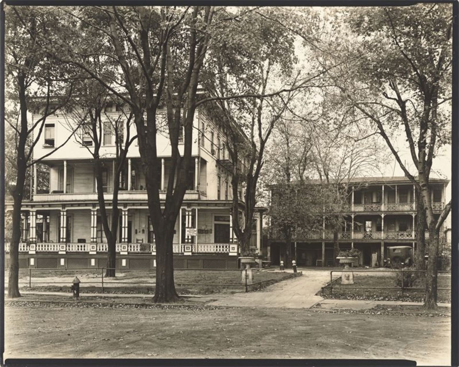 Berenice Abbott (Springfield, Ohio 1898 – 1991 Monson, Maine)Fort Lowry Hotel, 8868 17th Avenue,