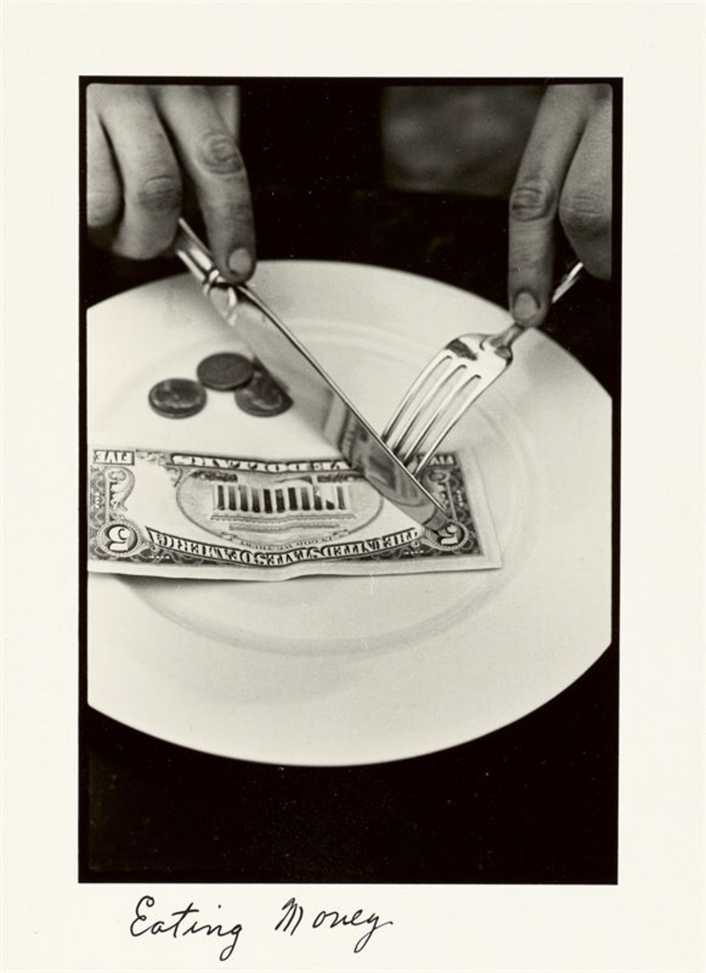 Duane Michals (McKeesport, Pennsylvania 1932 – lebt in New York)„Eating Money“. Um 1980/81Folge