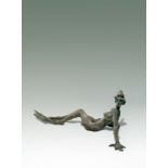 Rainer Fetting (Wilhelmshaven 1949 – lebt in Berlin)Mermaid. 1989Bronze, bemalt. 47 × 143 × 65