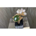 14CT Gold Jade and Pearl ring